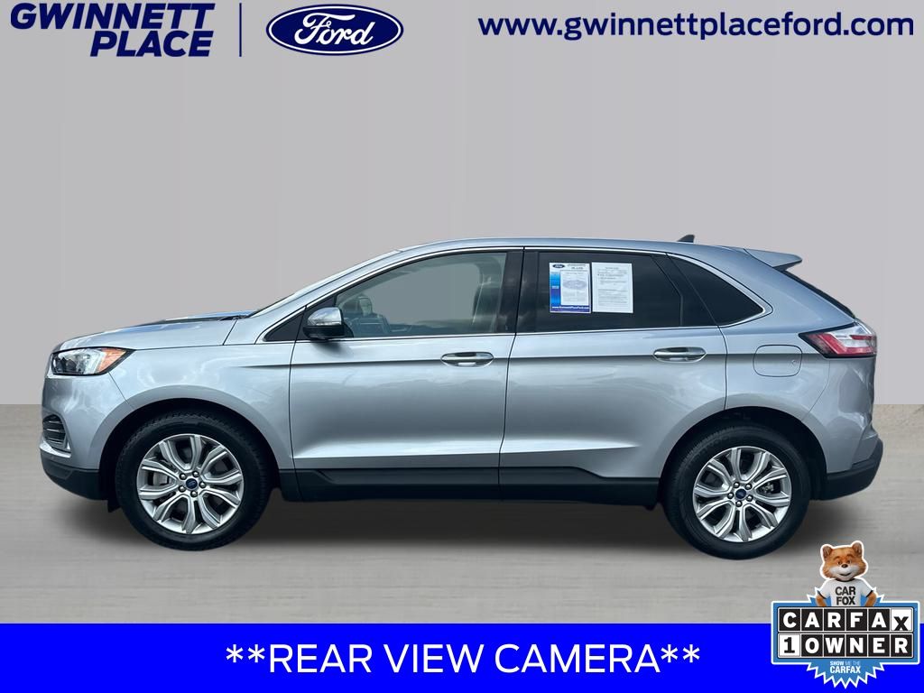 2022 Ford Edge Titanium photo 2