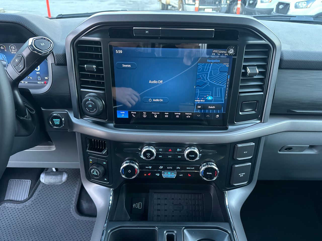 2025 Ford F-150 XLT - Photo 27