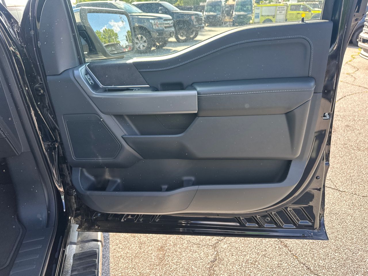 2025 Ford F-150 XLT - Photo 14