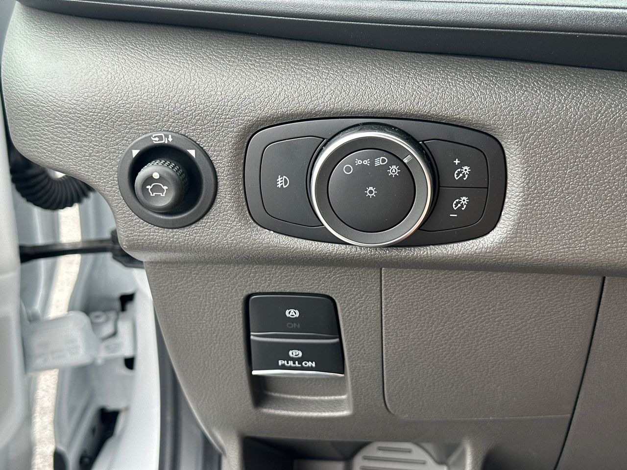 2025 Ford Transit Passenger Van XLT - Photo 29