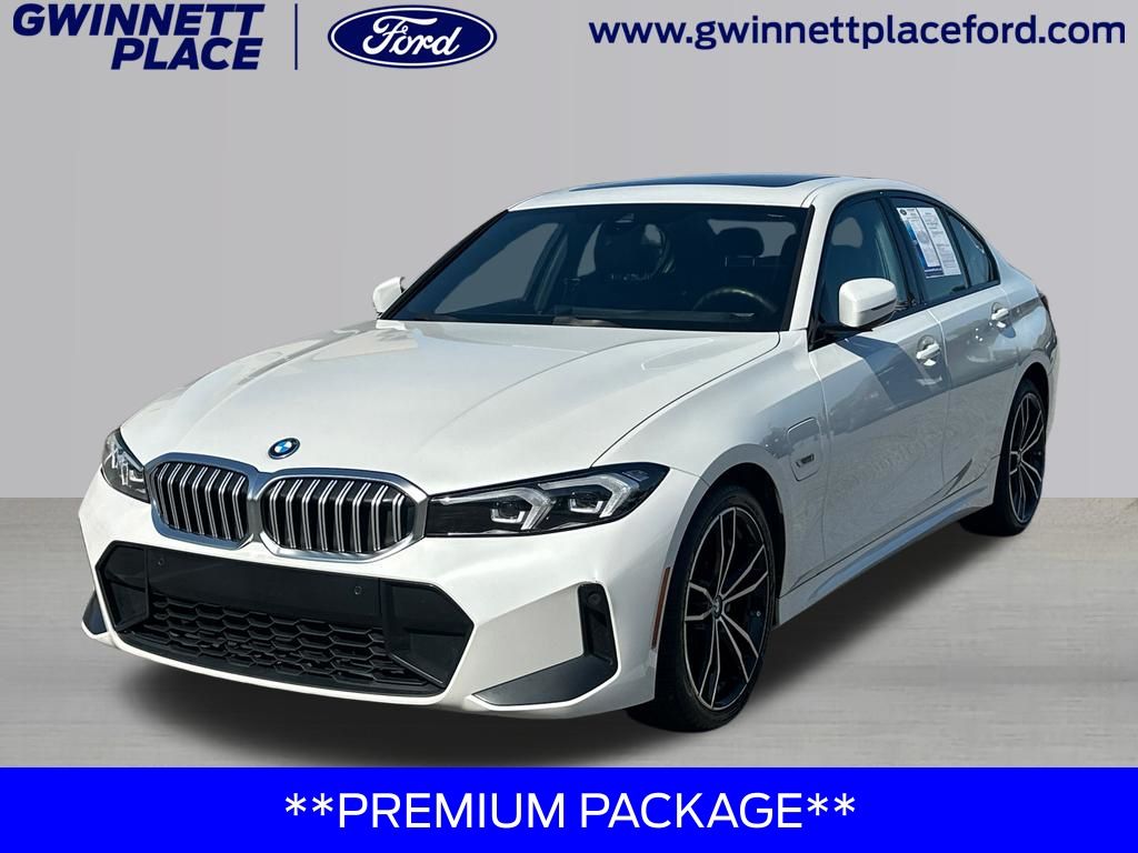 2023 BMW 3 Series 330e Sedan's photo