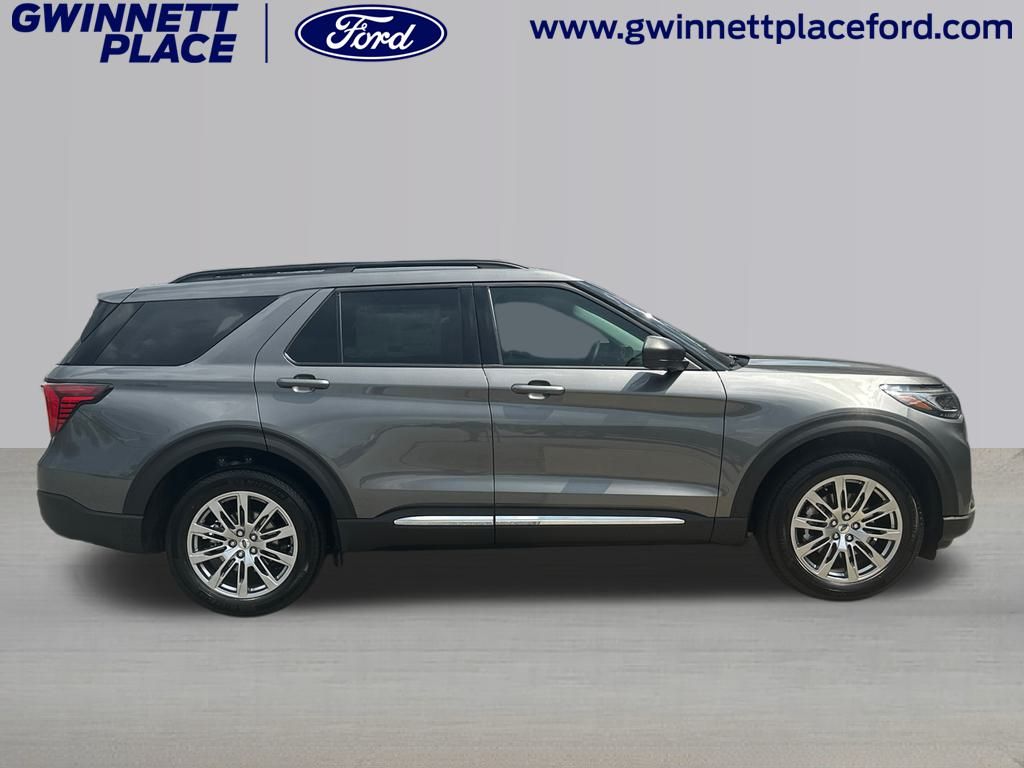 2025 Ford Explorer photo 4