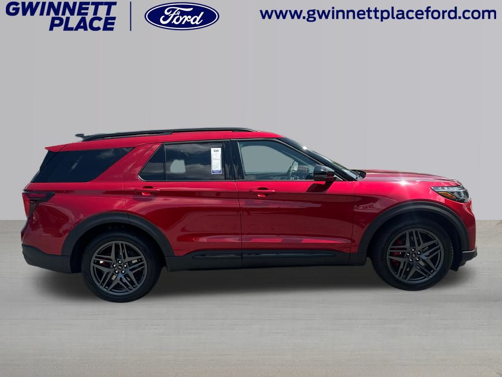 2025 Ford Explorer ST photo 4