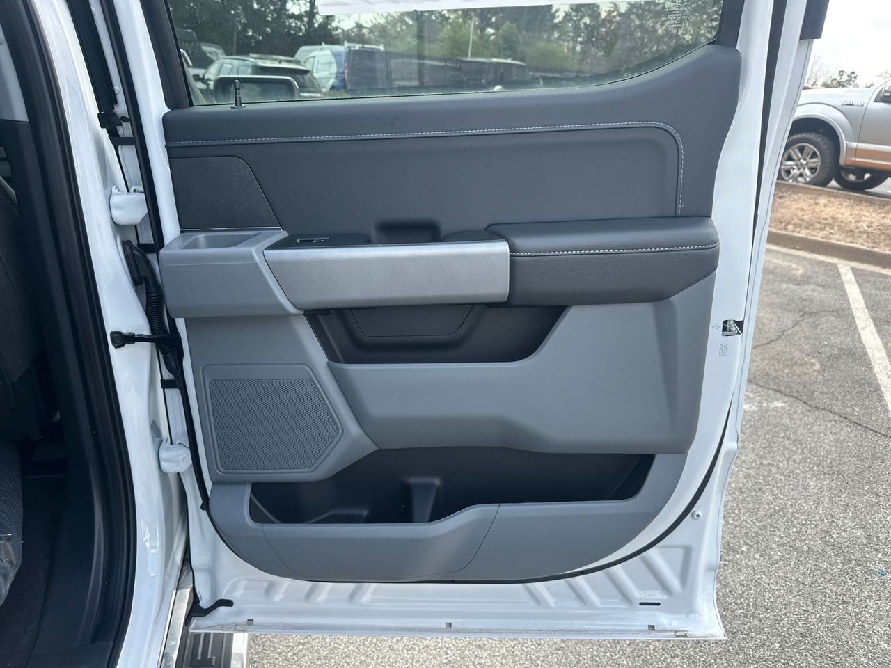 2025 Ford F-150 XLT - Photo 16