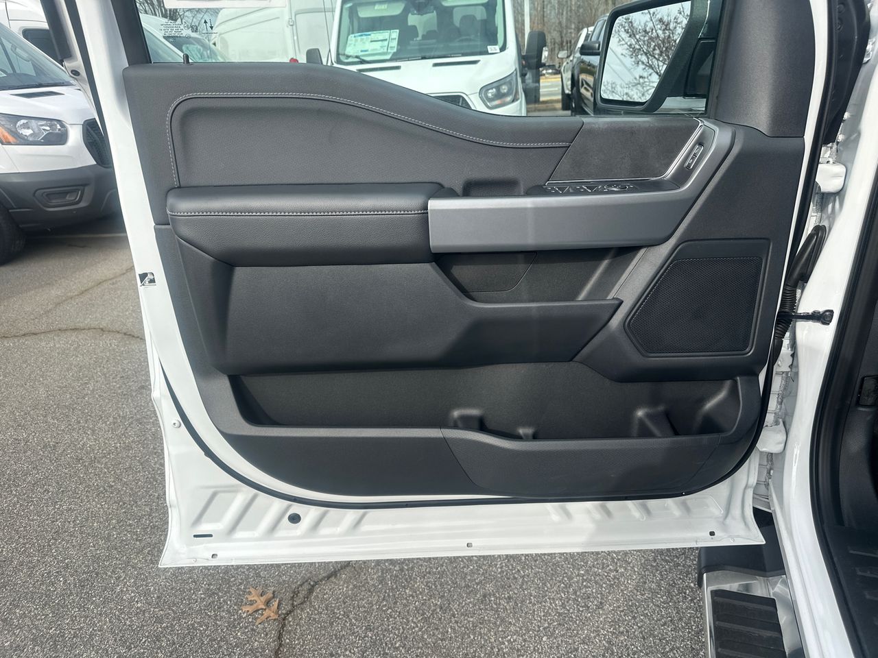 2025 Ford F-150 XLT - Photo 10