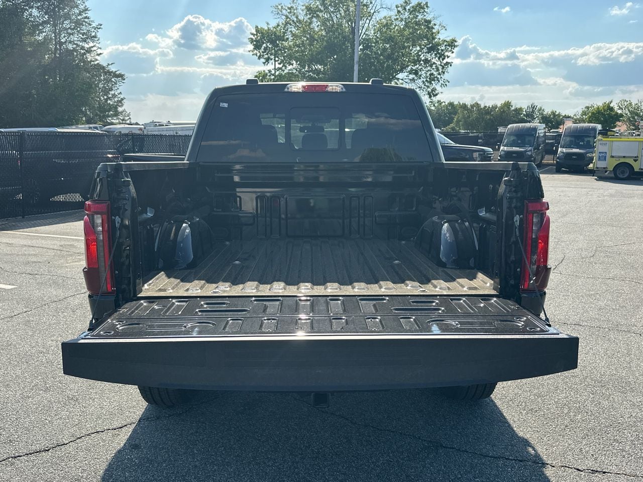 2025 Ford F-150 XLT - Photo 18