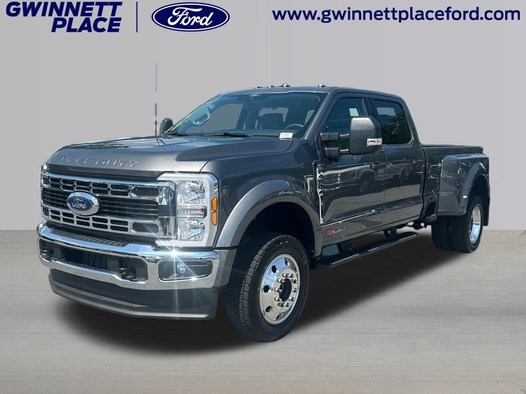 2026 Ford F-450 Super Duty XLT's photo