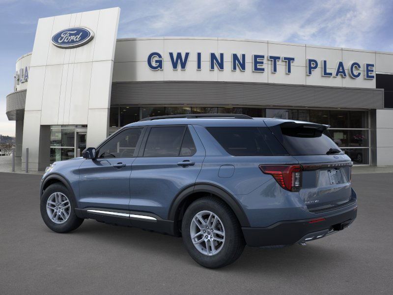 2025 Ford Explorer photo 3