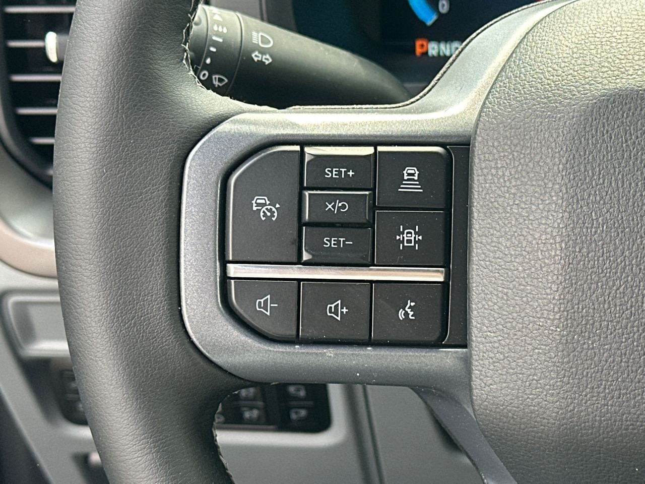 2025 Ford F-150 XLT - Photo 24