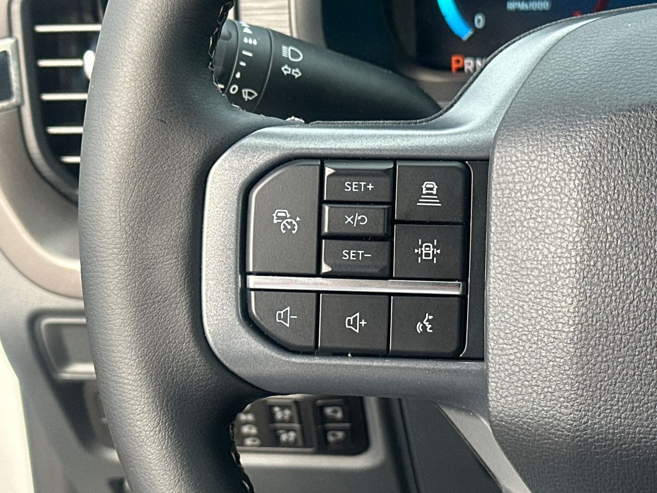 2025 Ford F-150 XLT - Photo 24