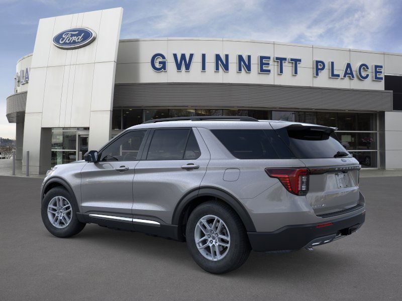 2025 Ford Explorer photo 3