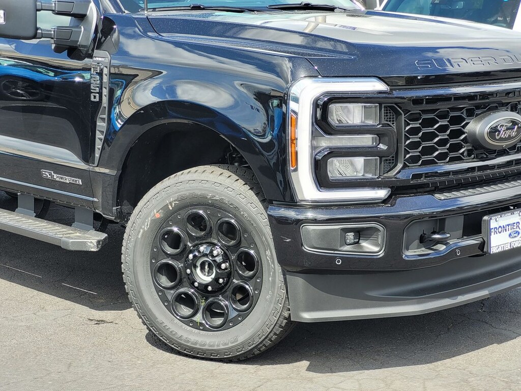 New 2025 Ford F-250 Truck Crew Cab
