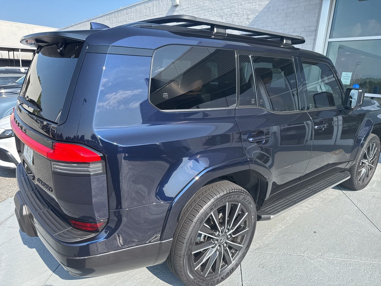 2025 Lexus GX 550 Luxury photo 2