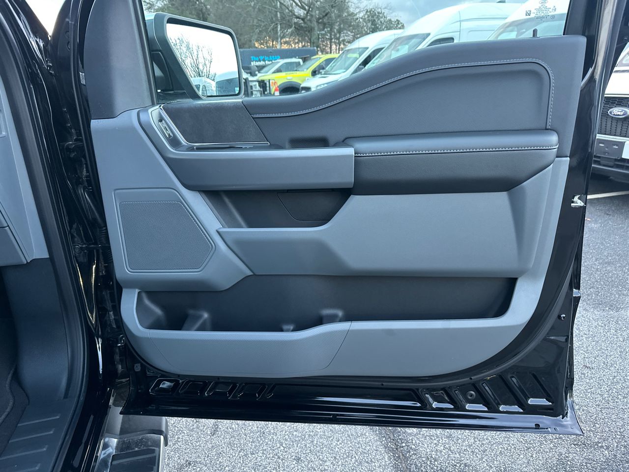 2025 Ford F-150 XLT - Photo 14