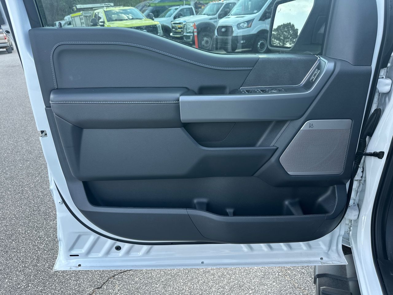 2025 Ford F-150 XLT - Photo 10