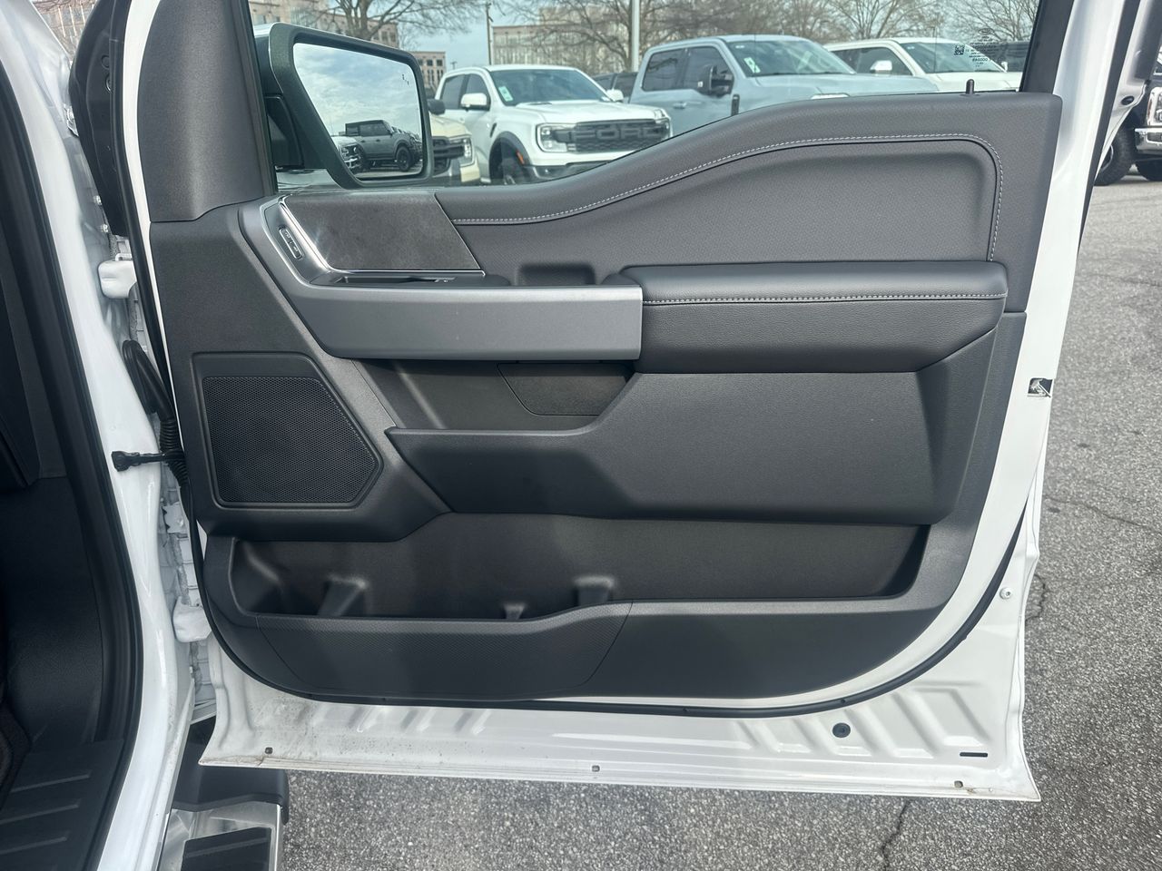 2025 Ford F-150 XLT - Photo 14