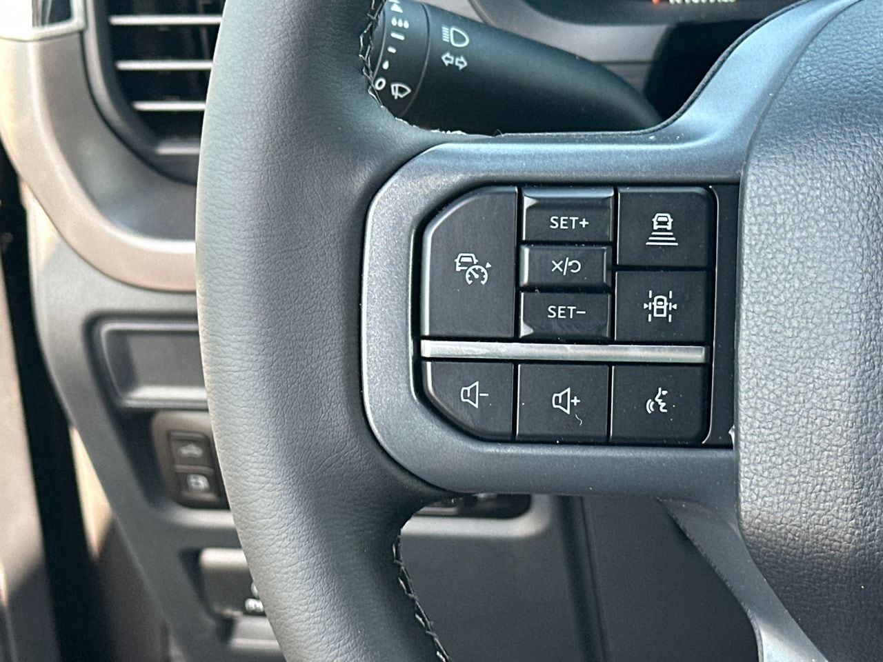 2025 Ford F-150 XLT - Photo 24