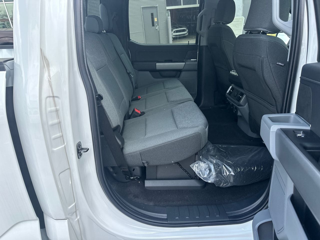 2025 Ford F-150 XLT - Photo 15