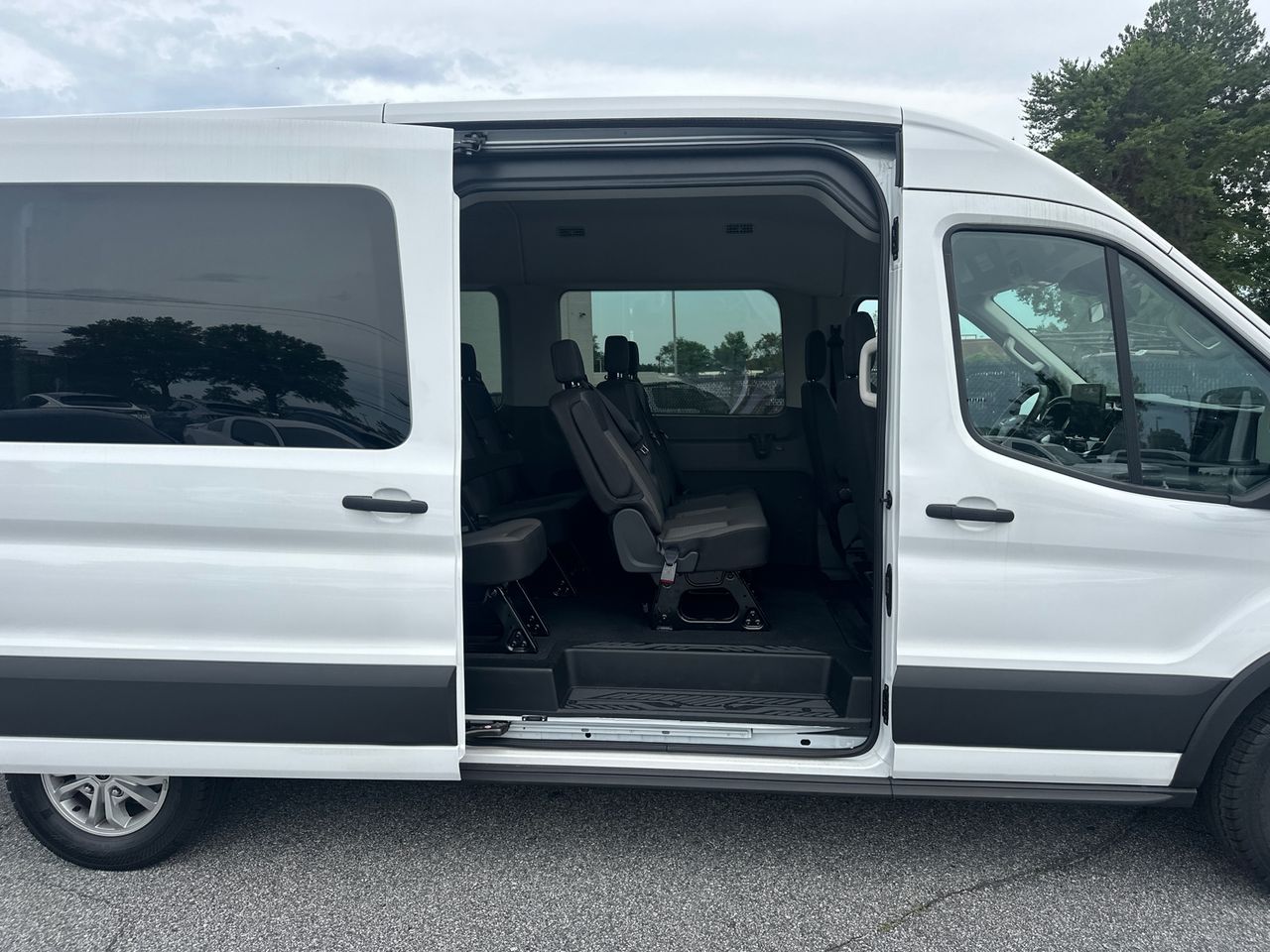 2025 Ford Transit Passenger Van XLT - Photo 16