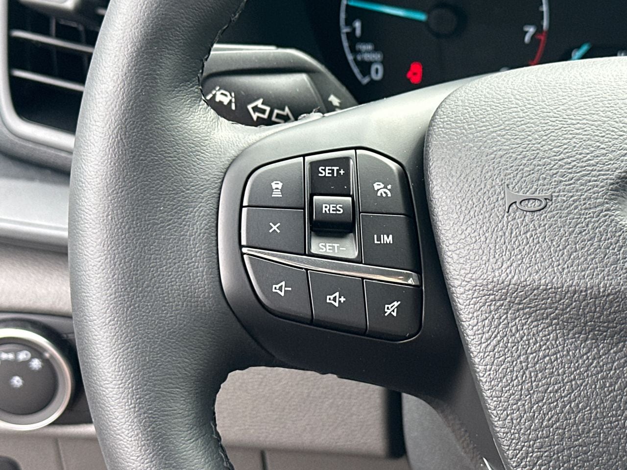 2025 Ford Transit Passenger Van XLT - Photo 23