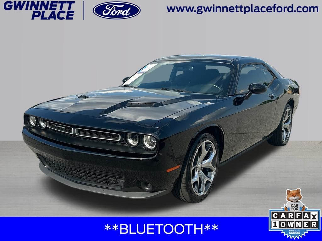 2016 Dodge Challenger SXT's photo