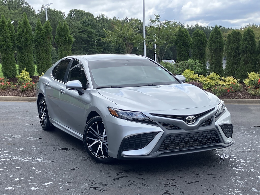 Used 2022 Toyota Camry SE Auto Sedan