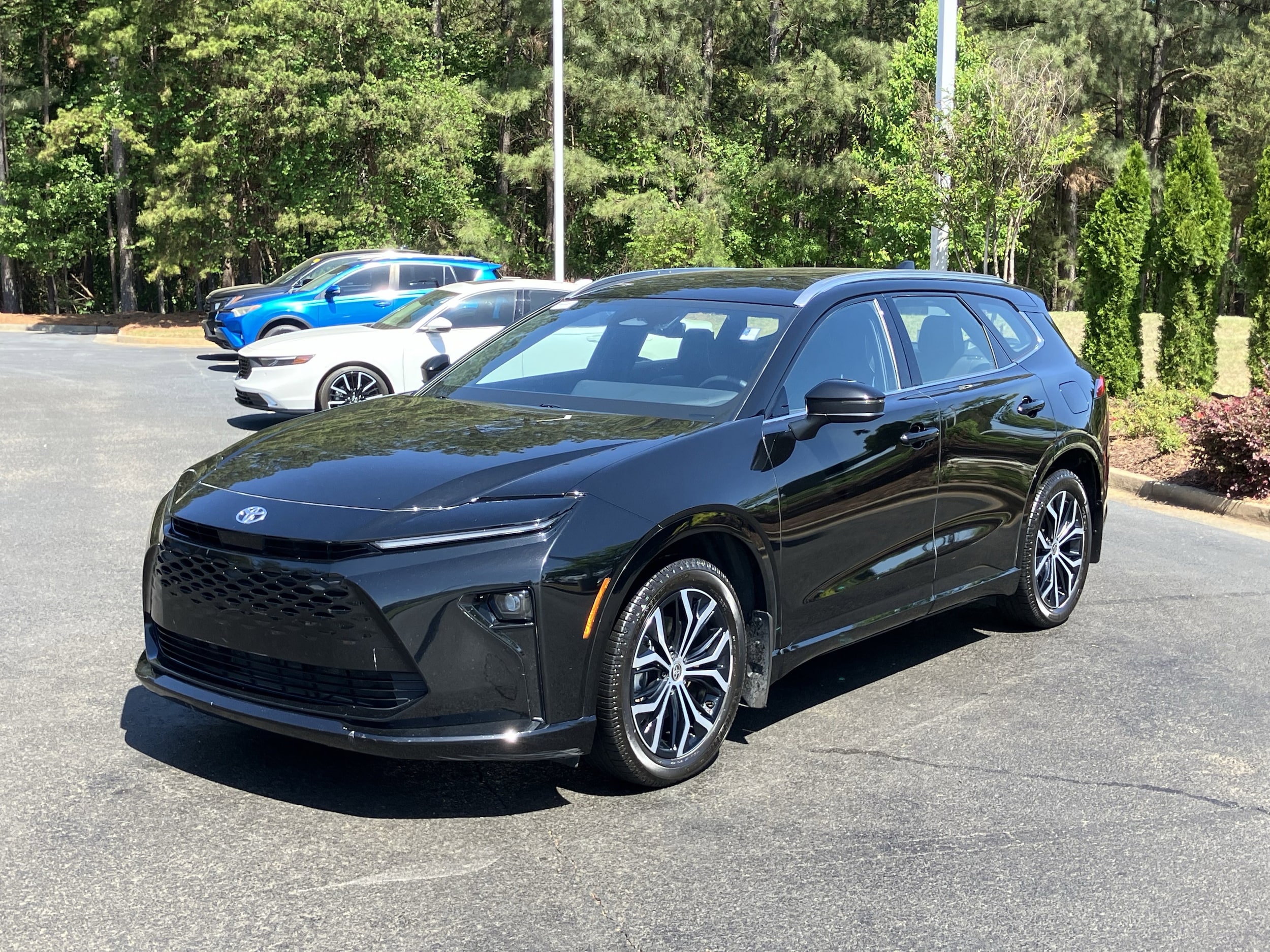 2025 Toyota Crown Signia XLE AWD photo 4