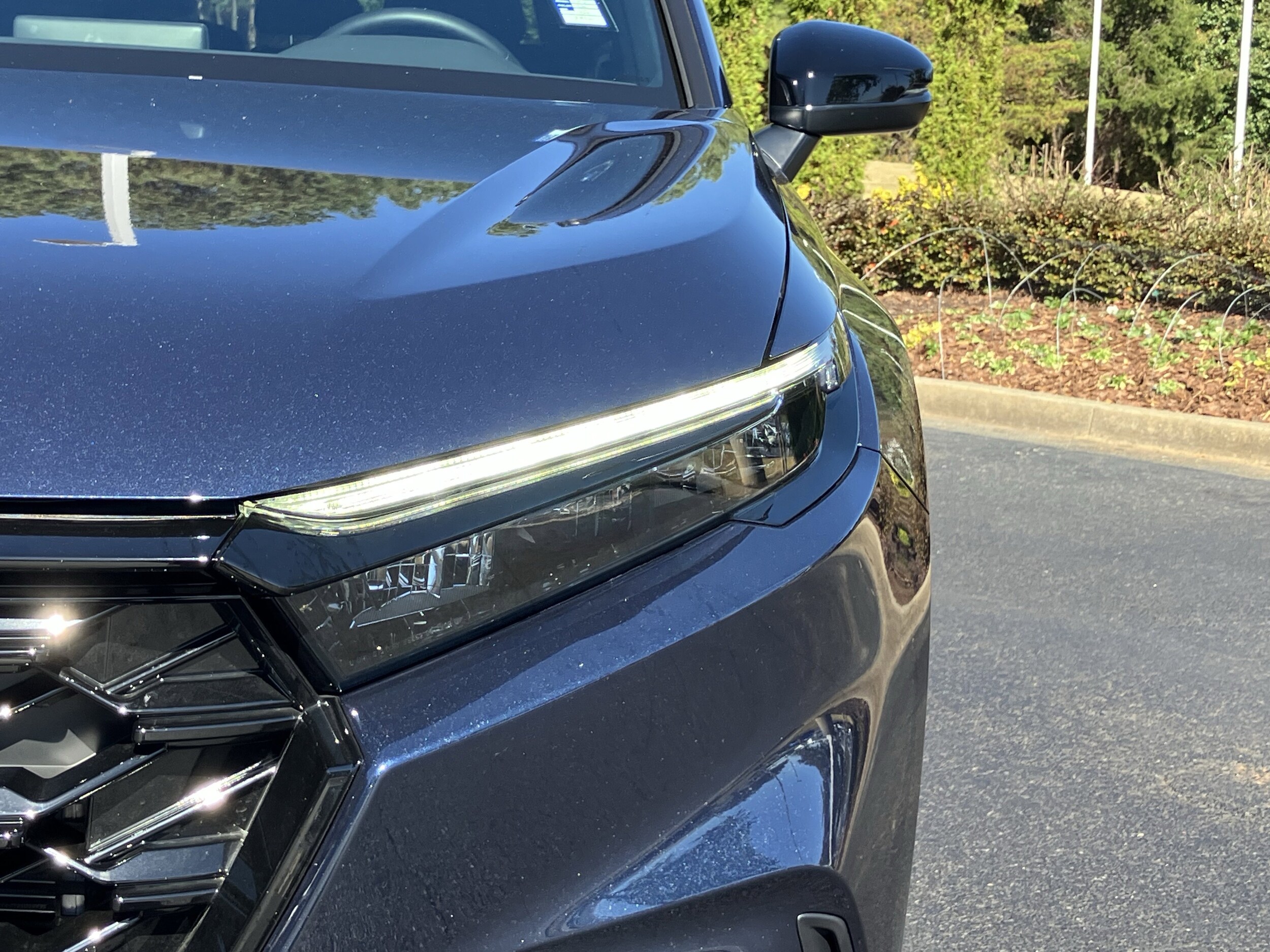 2025 Honda CR-V Hybrid Sport photo 3