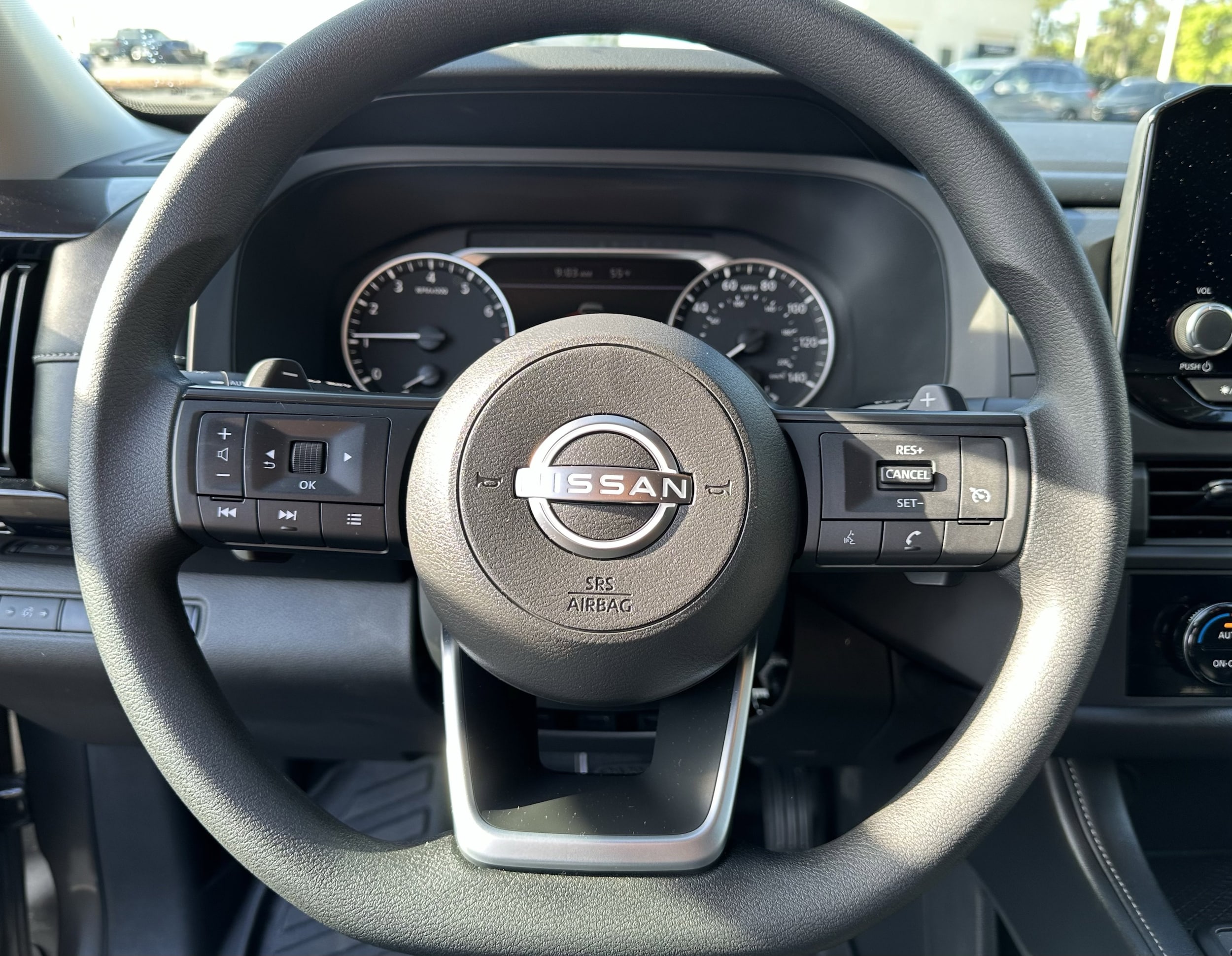 2025 Nissan Pathfinder S 2WD photo 5