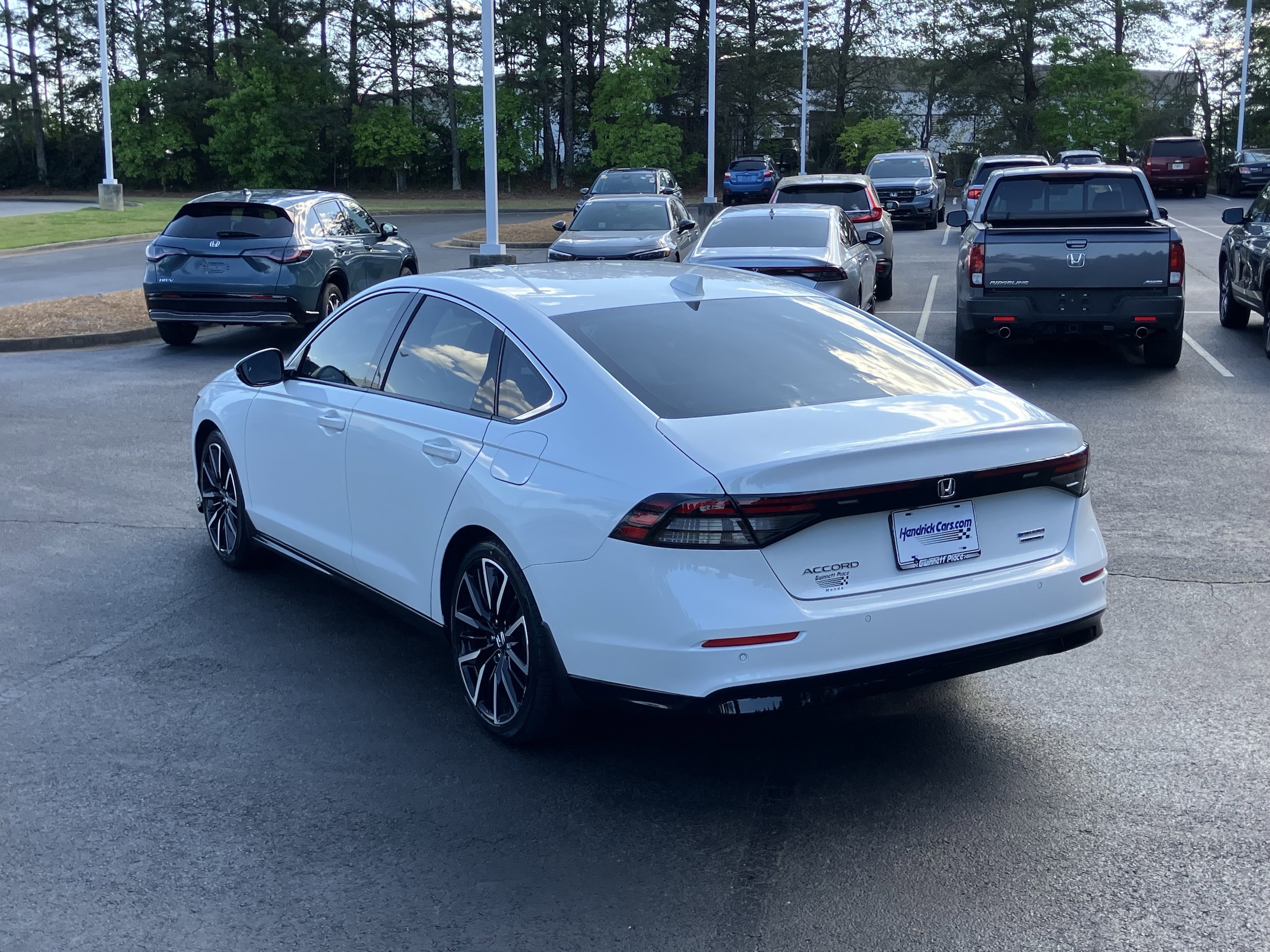 2023 Honda Accord Hybrid Touring Sedan photo 3