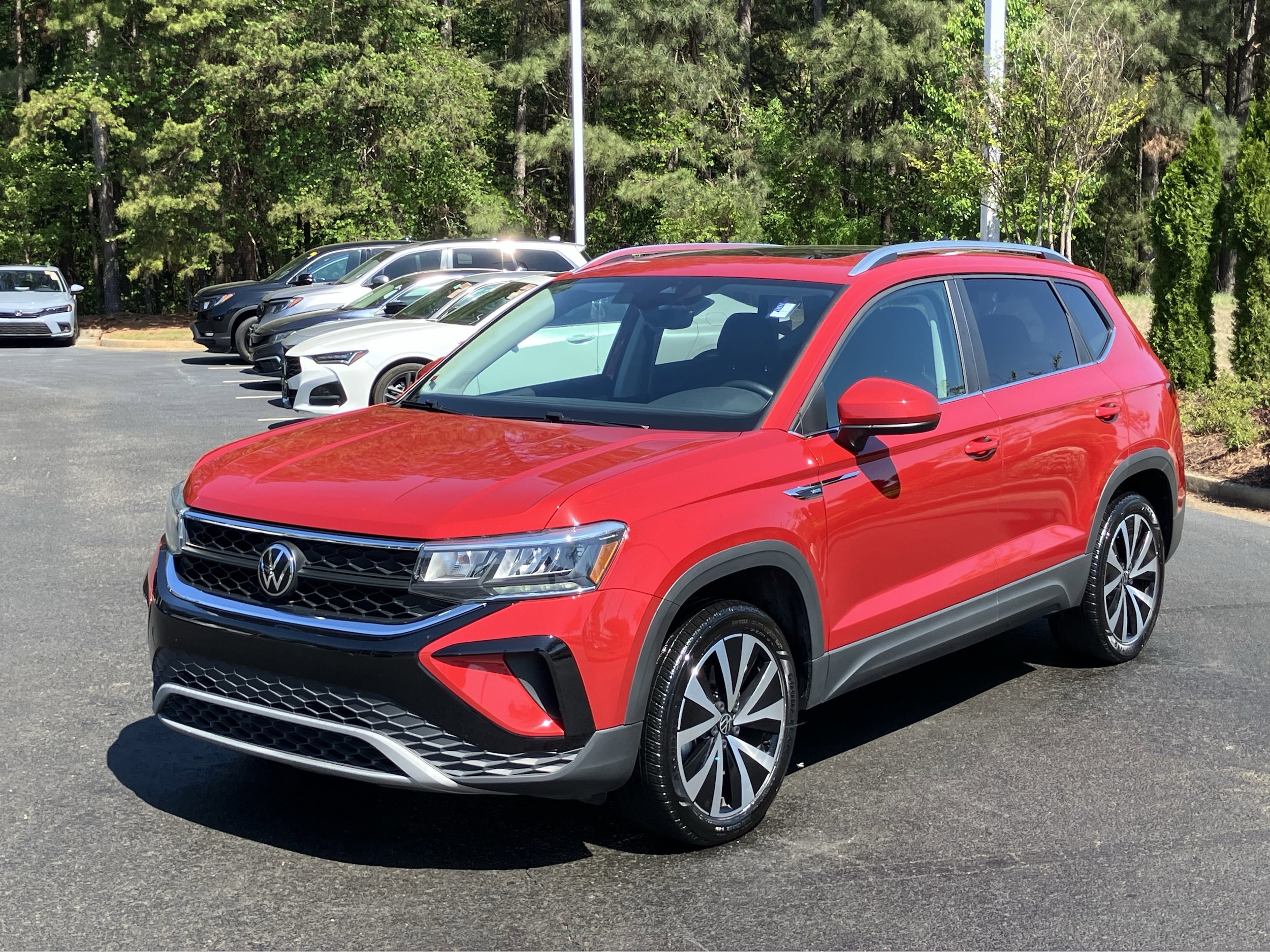 2023 Volkswagen Taos SE FWD photo 5