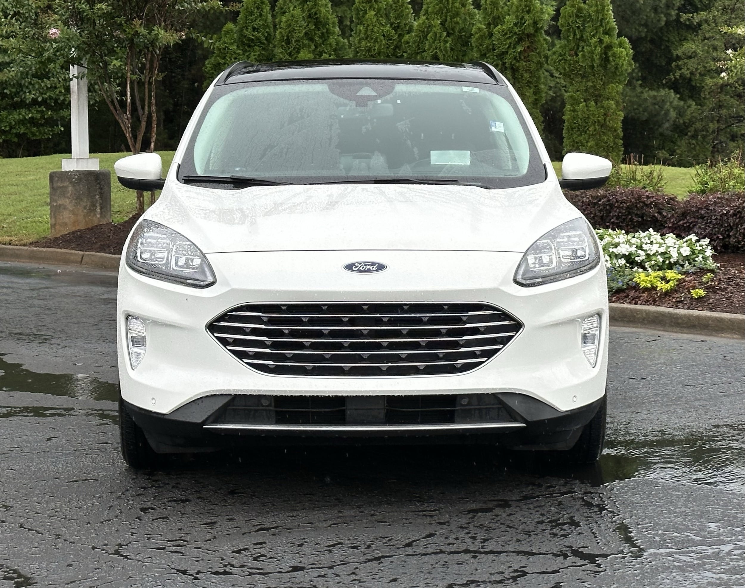 Ford Escape Titanium Hybrid FWD