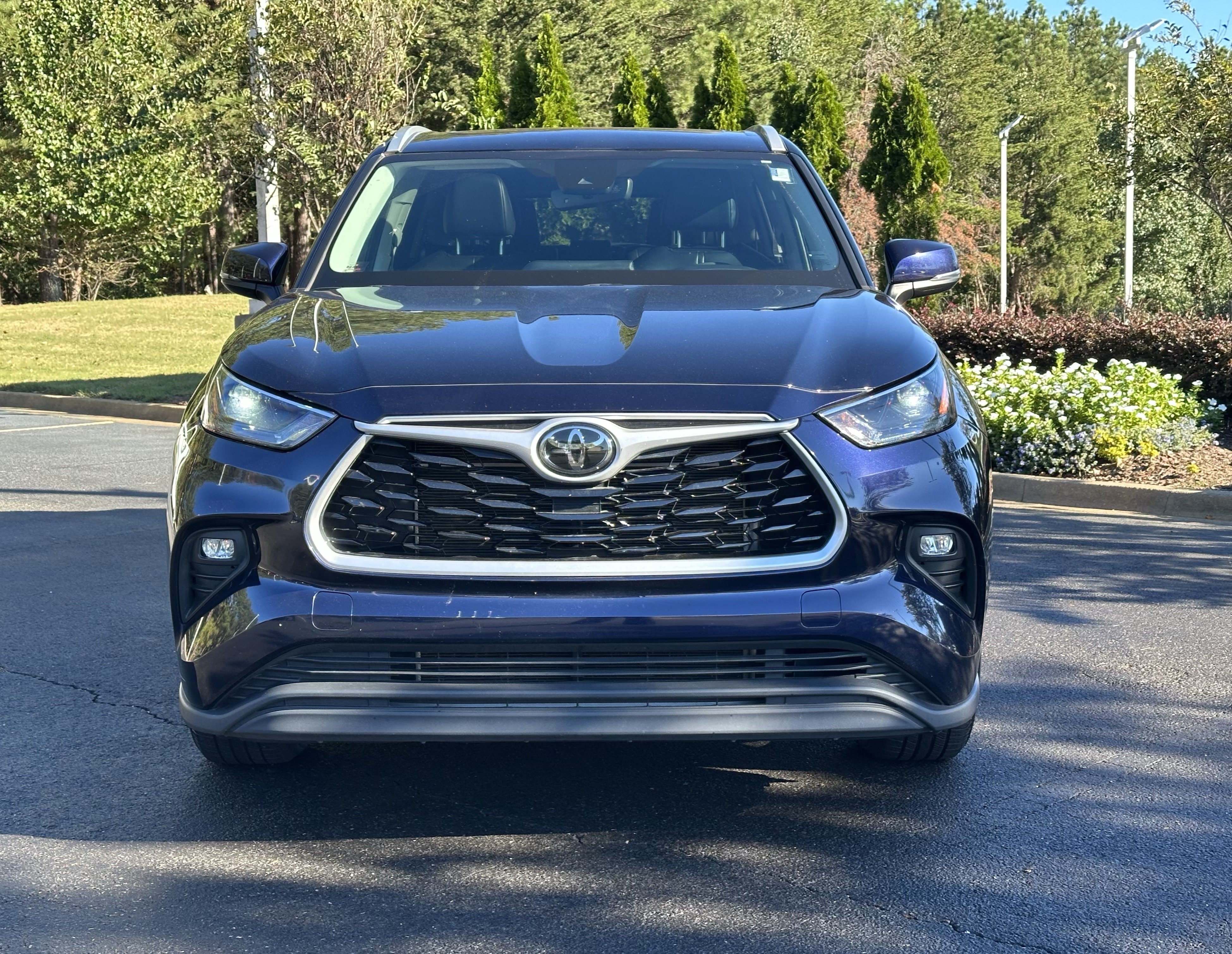 Used 2022 Toyota Highlander XLE FWD SUV
