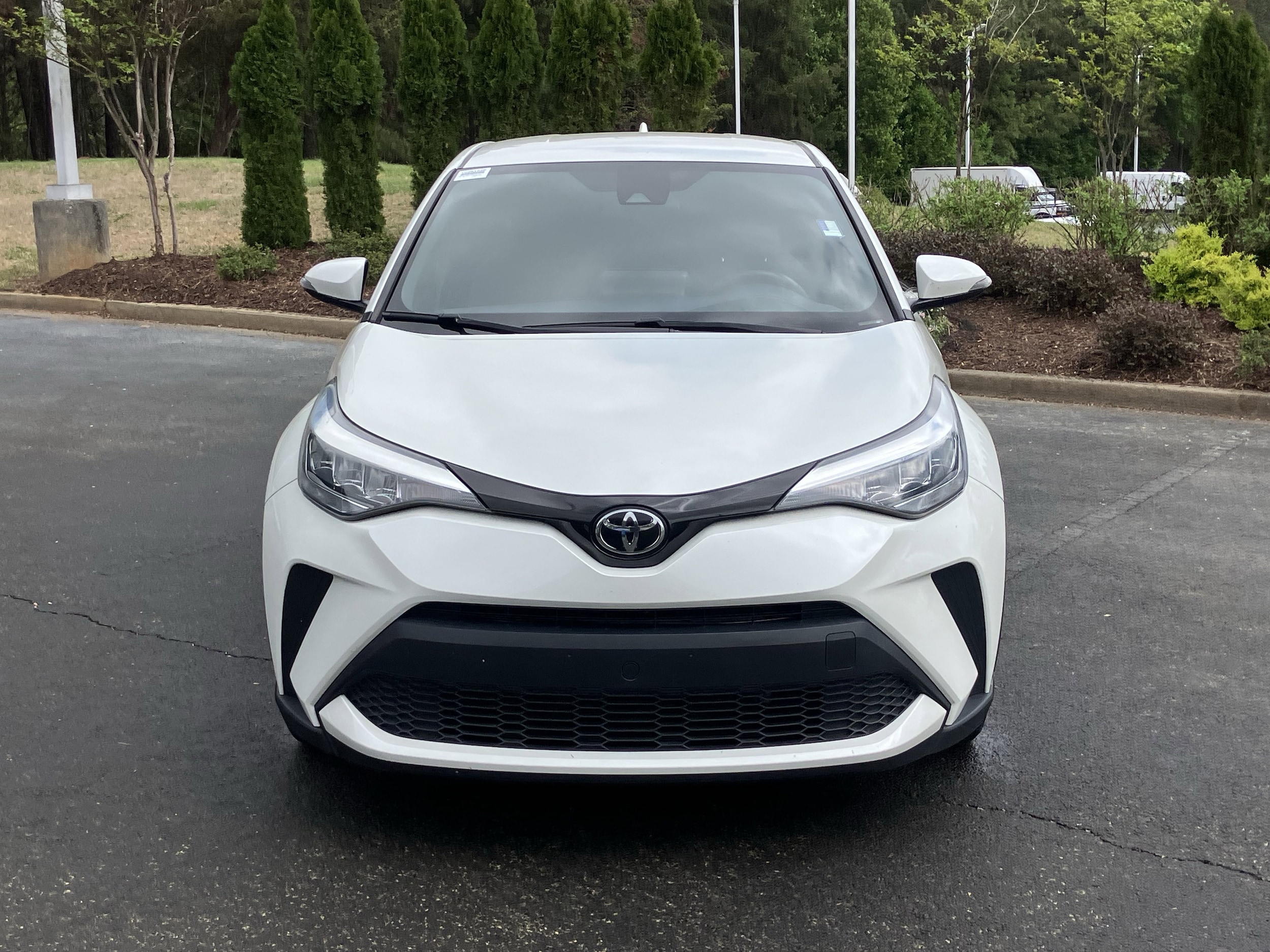 2021 Toyota C-HR XLE FWD photo 2