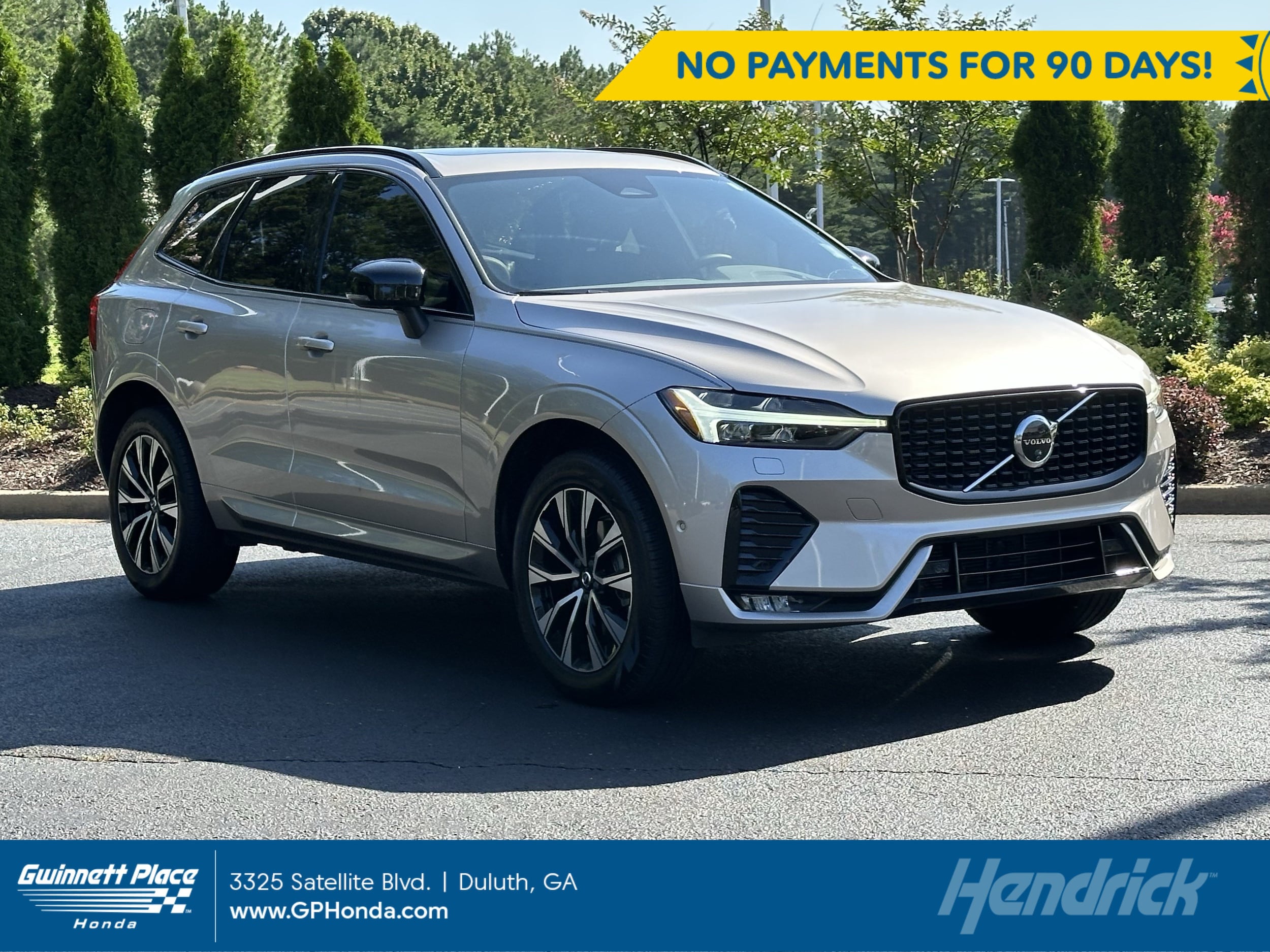 2024 Volvo XC60 B5 Plus Dark Theme AWD's photo