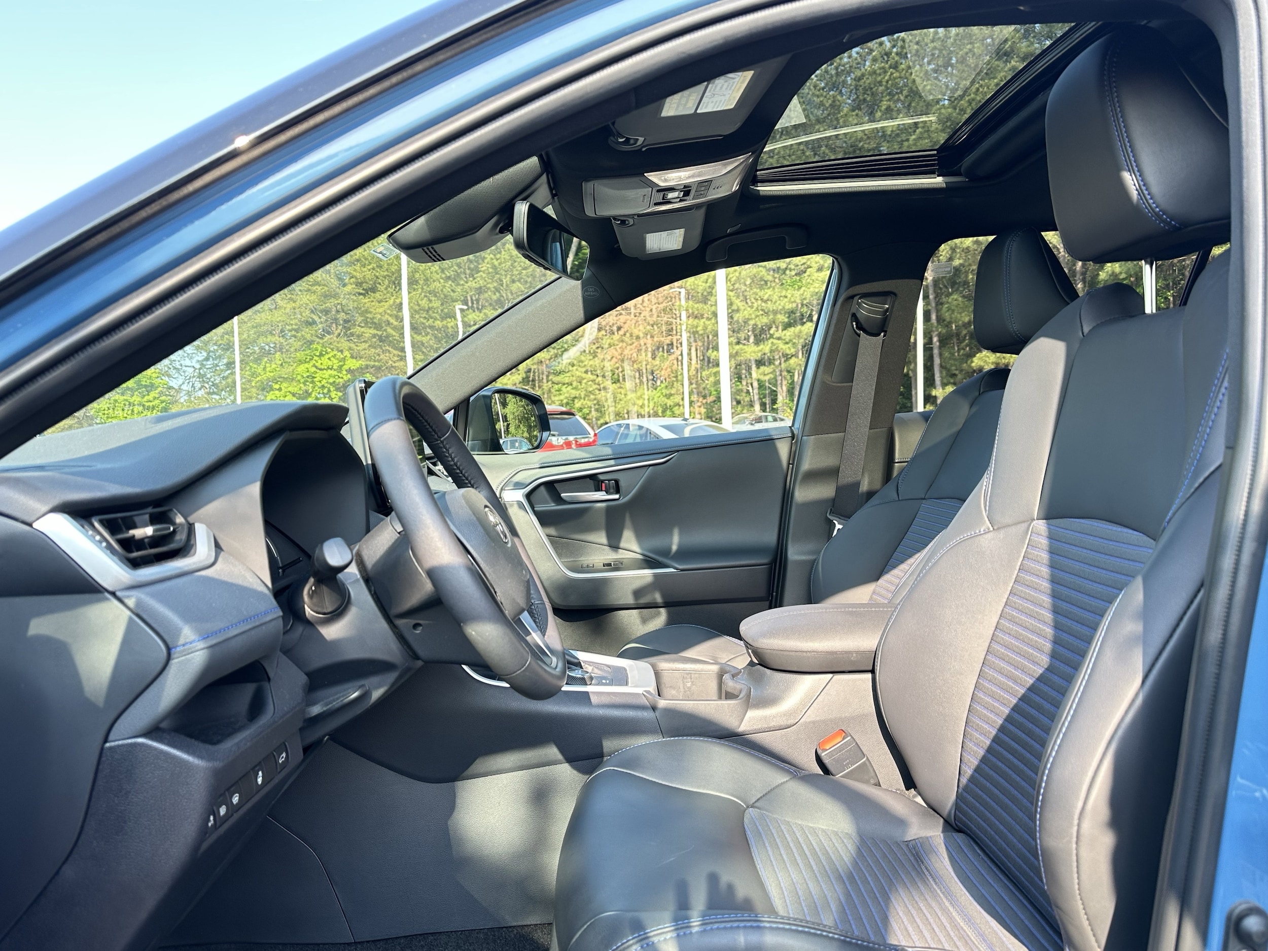 2024 Toyota RAV4 Hybrid XSE AWD photo 6