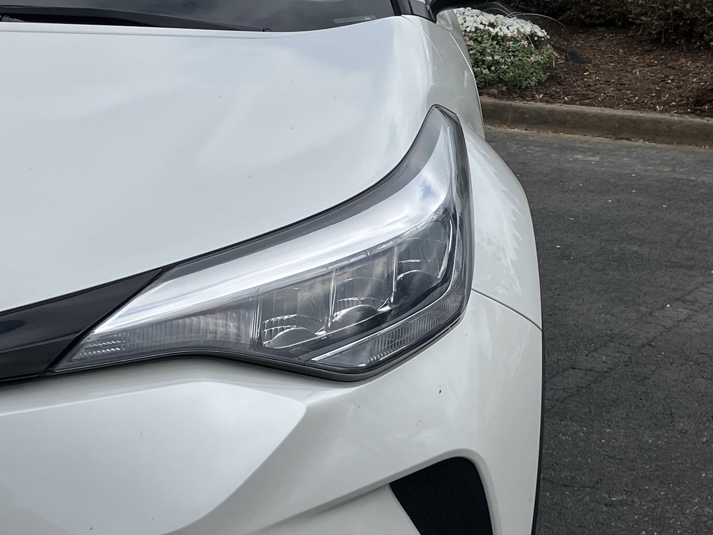 2021 Toyota C-HR XLE FWD photo 4