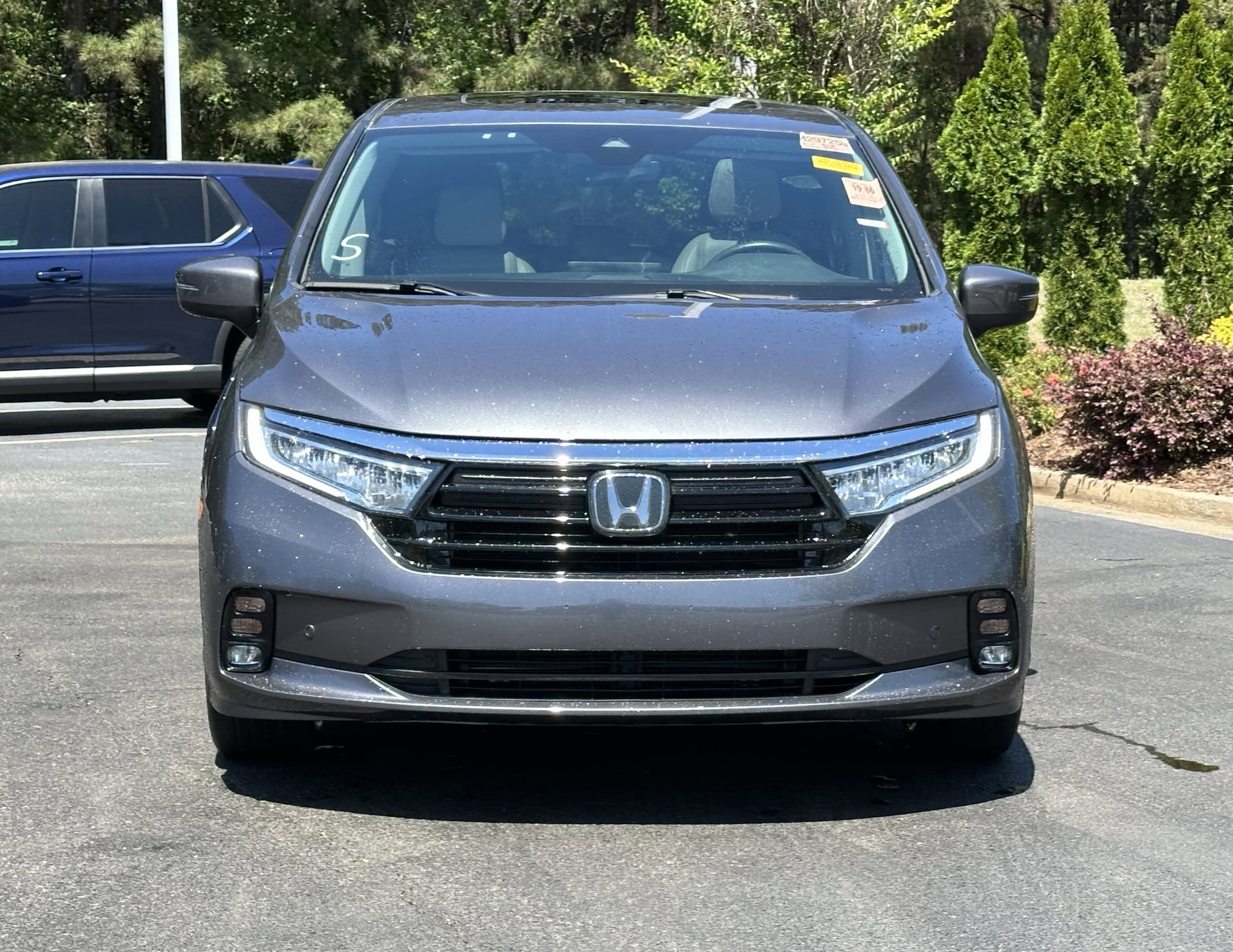 2023 Honda Odyssey Touring Auto photo 3