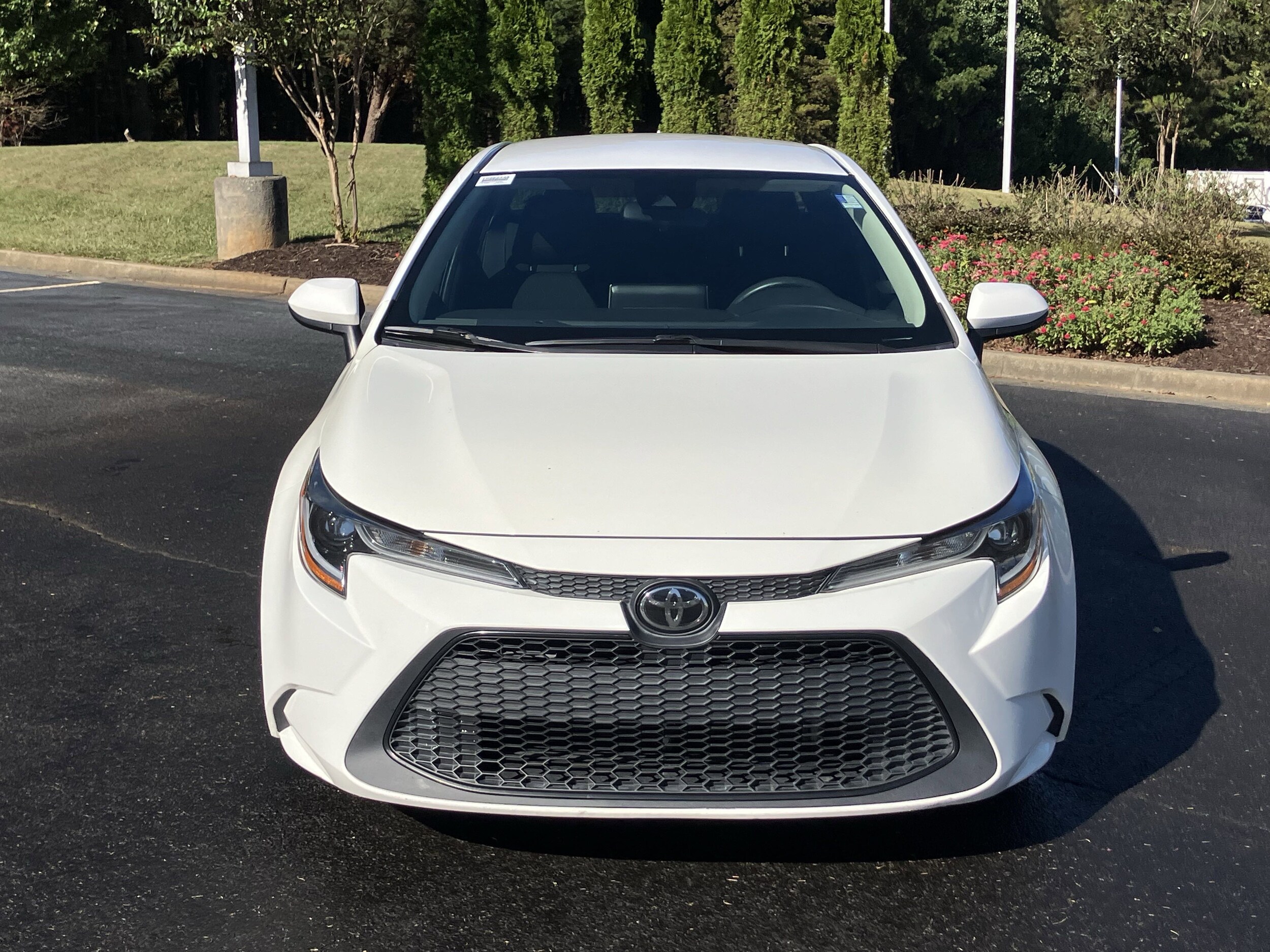 2021 Toyota Corolla LE photo 2