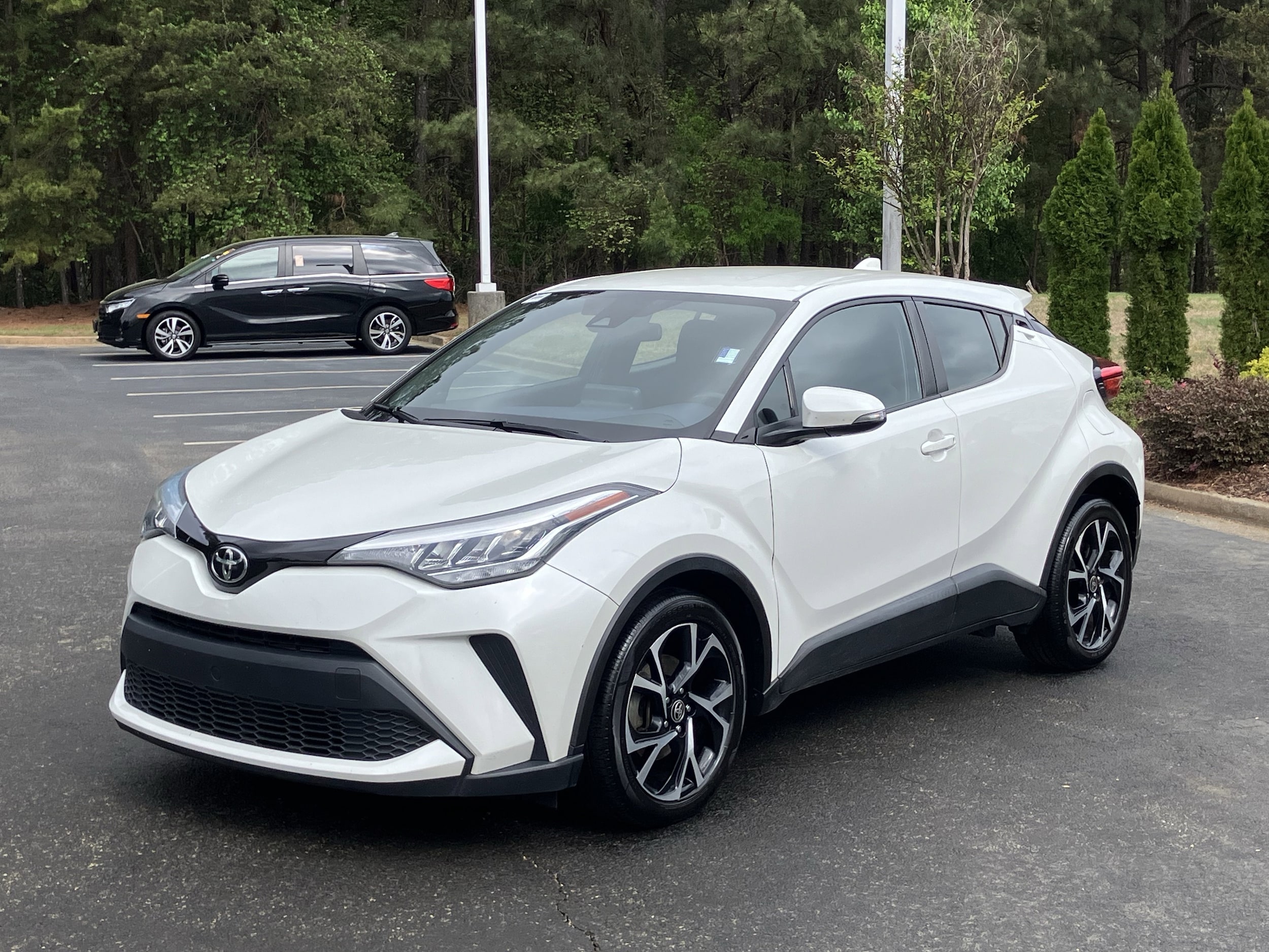 2021 Toyota C-HR XLE FWD photo 5