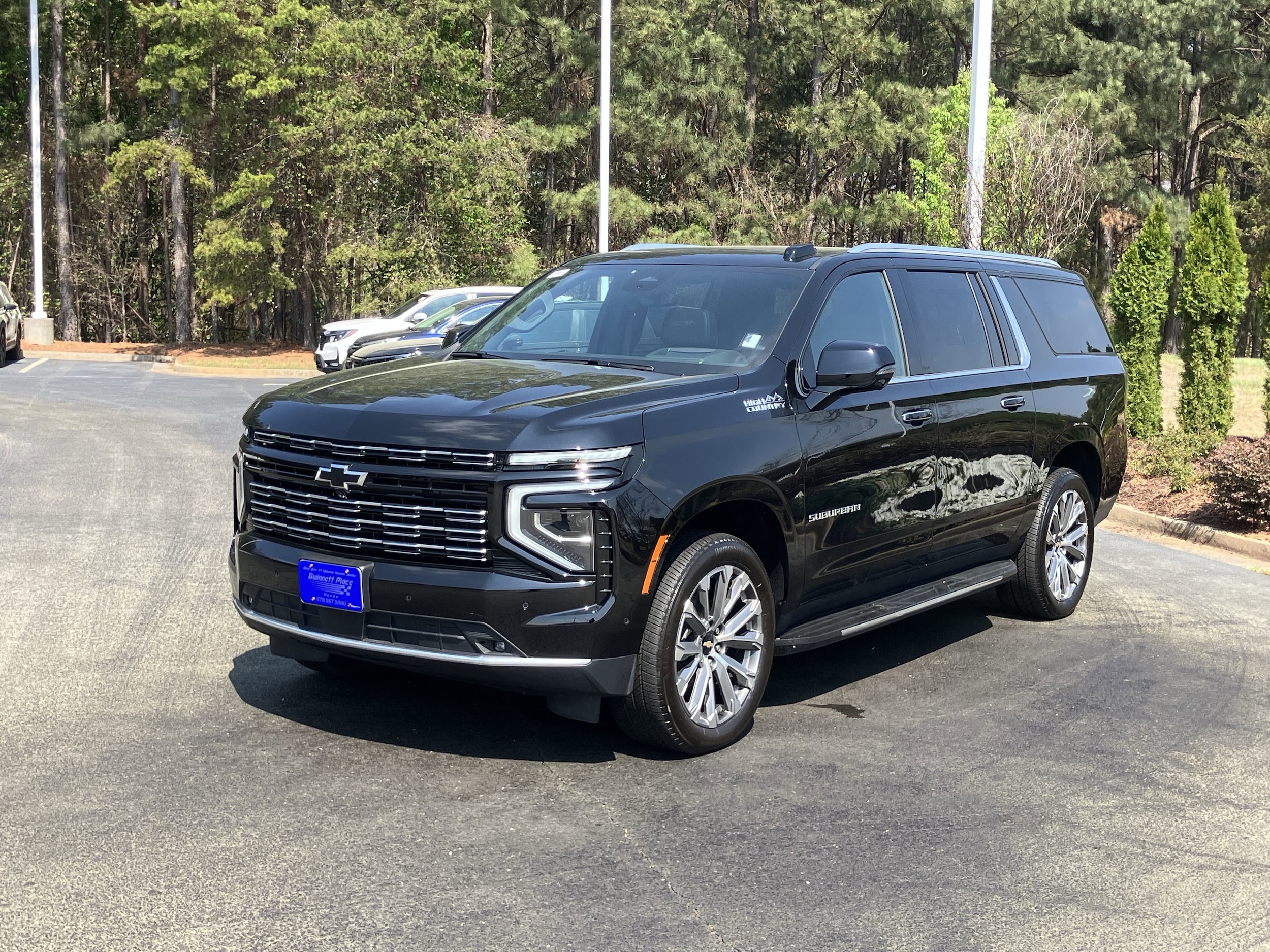 2025 Chevrolet Suburban 4WD 4dr High Country photo 4