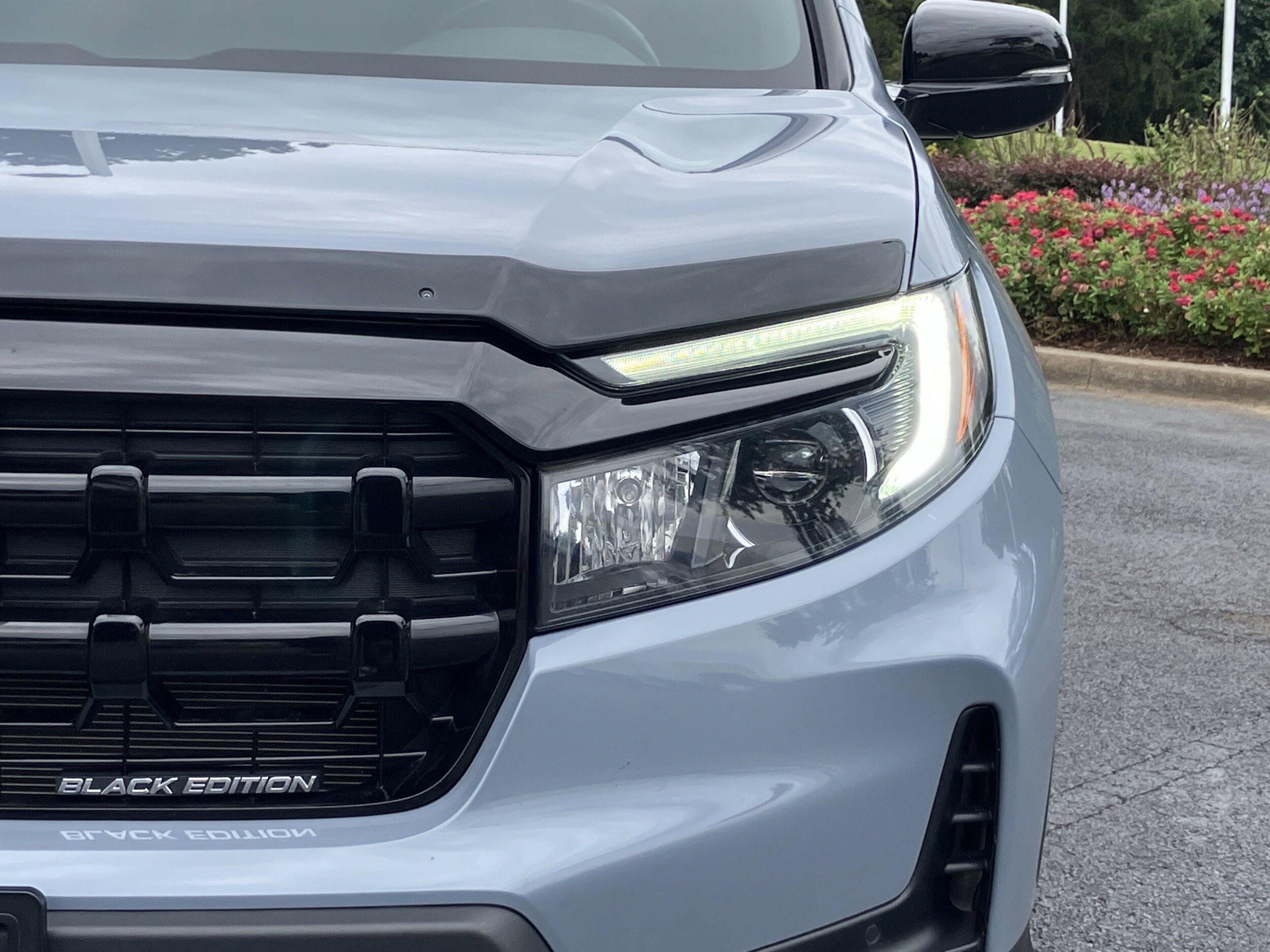 2024 Honda Ridgeline Black Edition photo 3