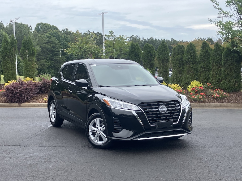 Used 2024 Nissan Kicks S FWD SUV