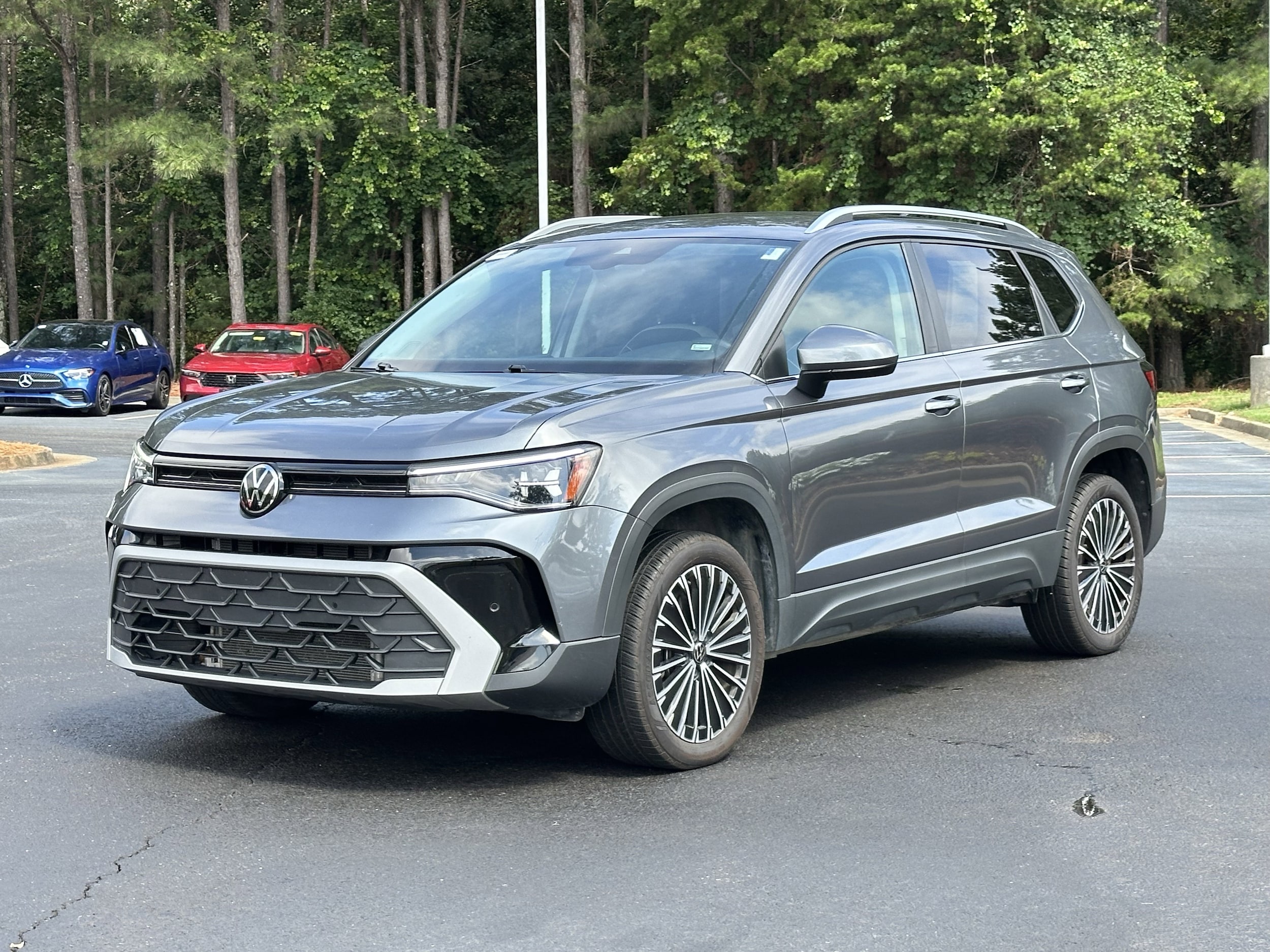 Volkswagen Taos SE FWD