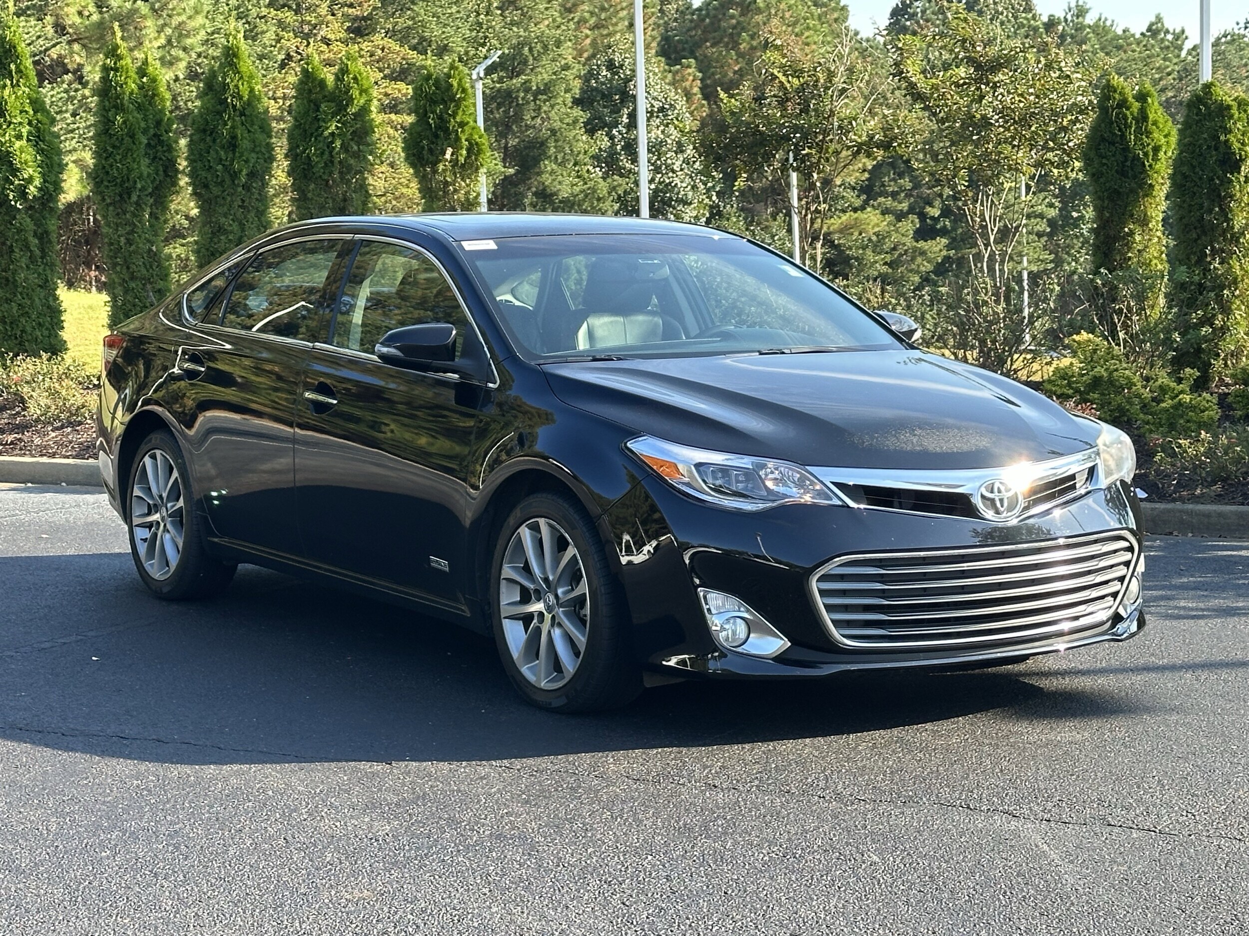 2015 Toyota Avalon XLE Touring photo 2