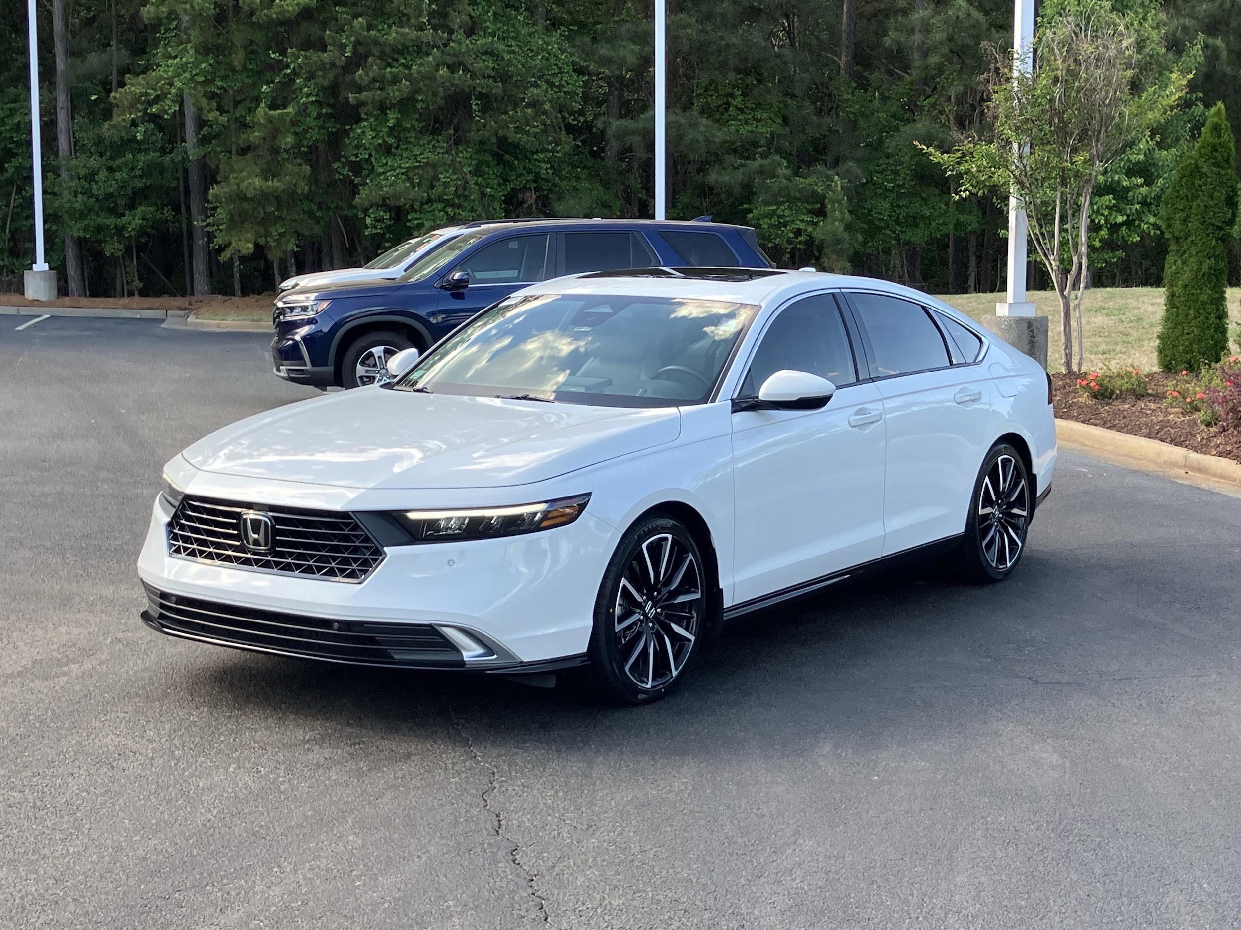 2023 Honda Accord Hybrid Touring Sedan photo 5