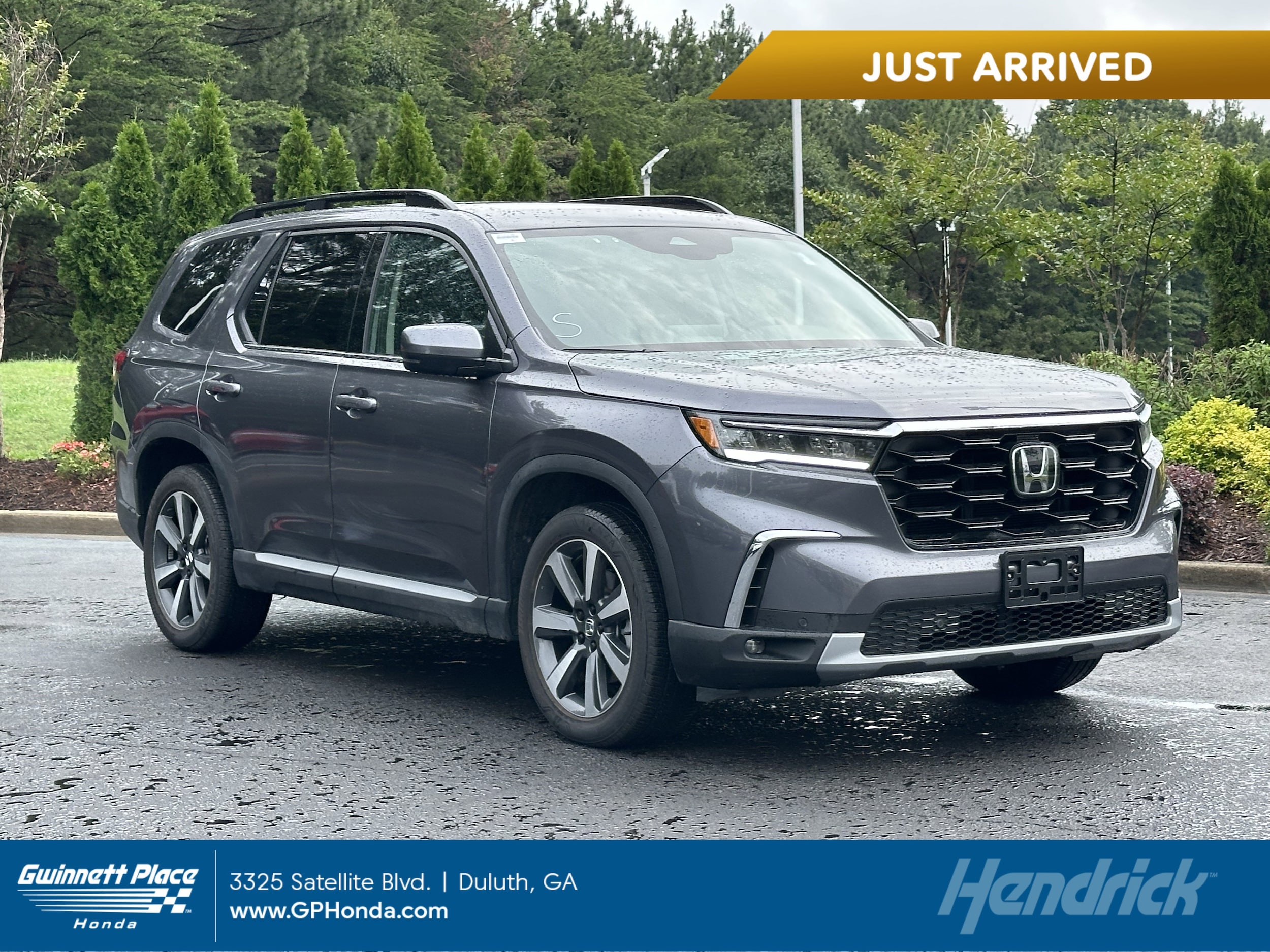 2025 Honda Pilot Touring AWD's photo