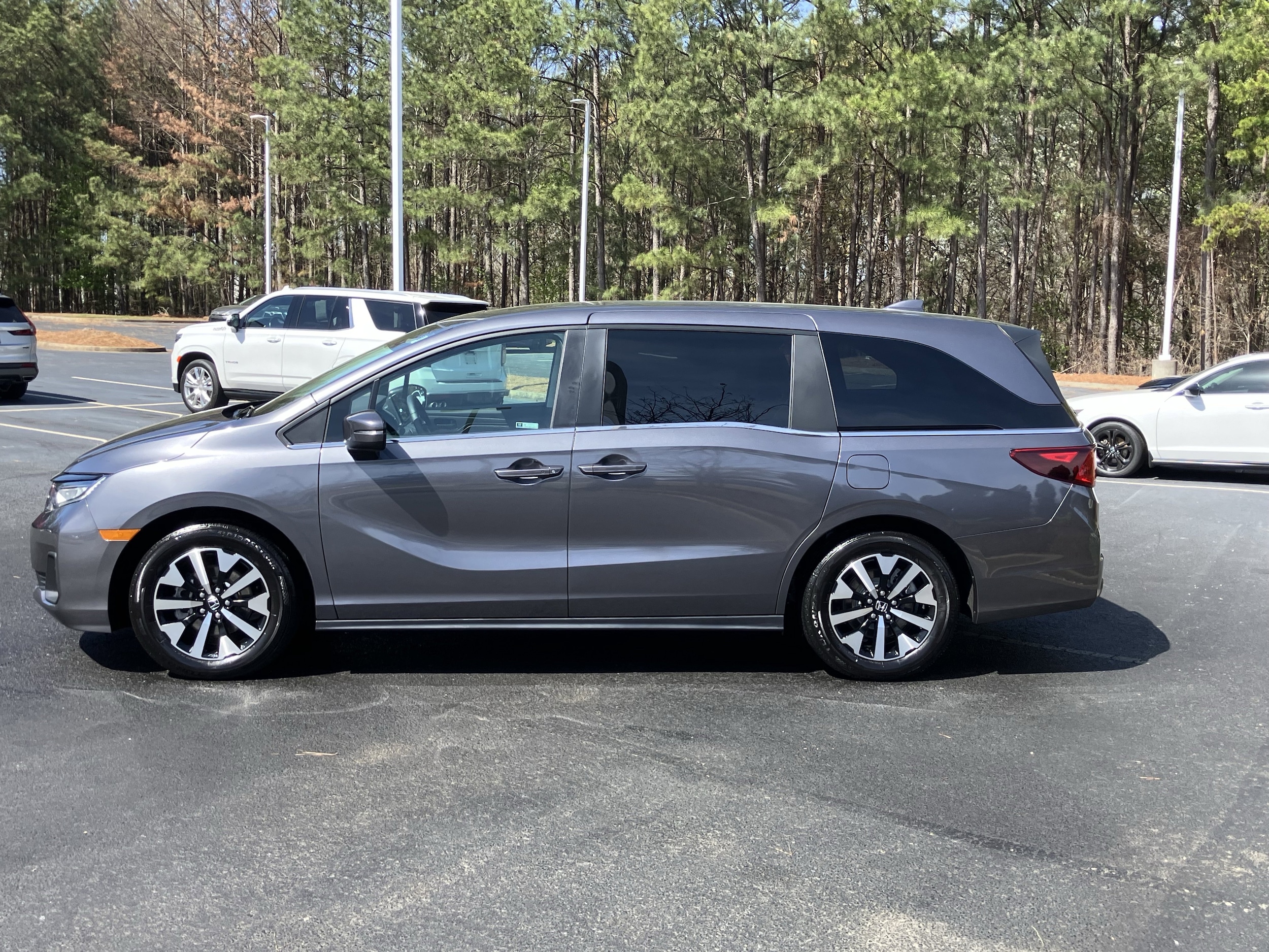 2025 Honda Odyssey EX-L Auto photo 5