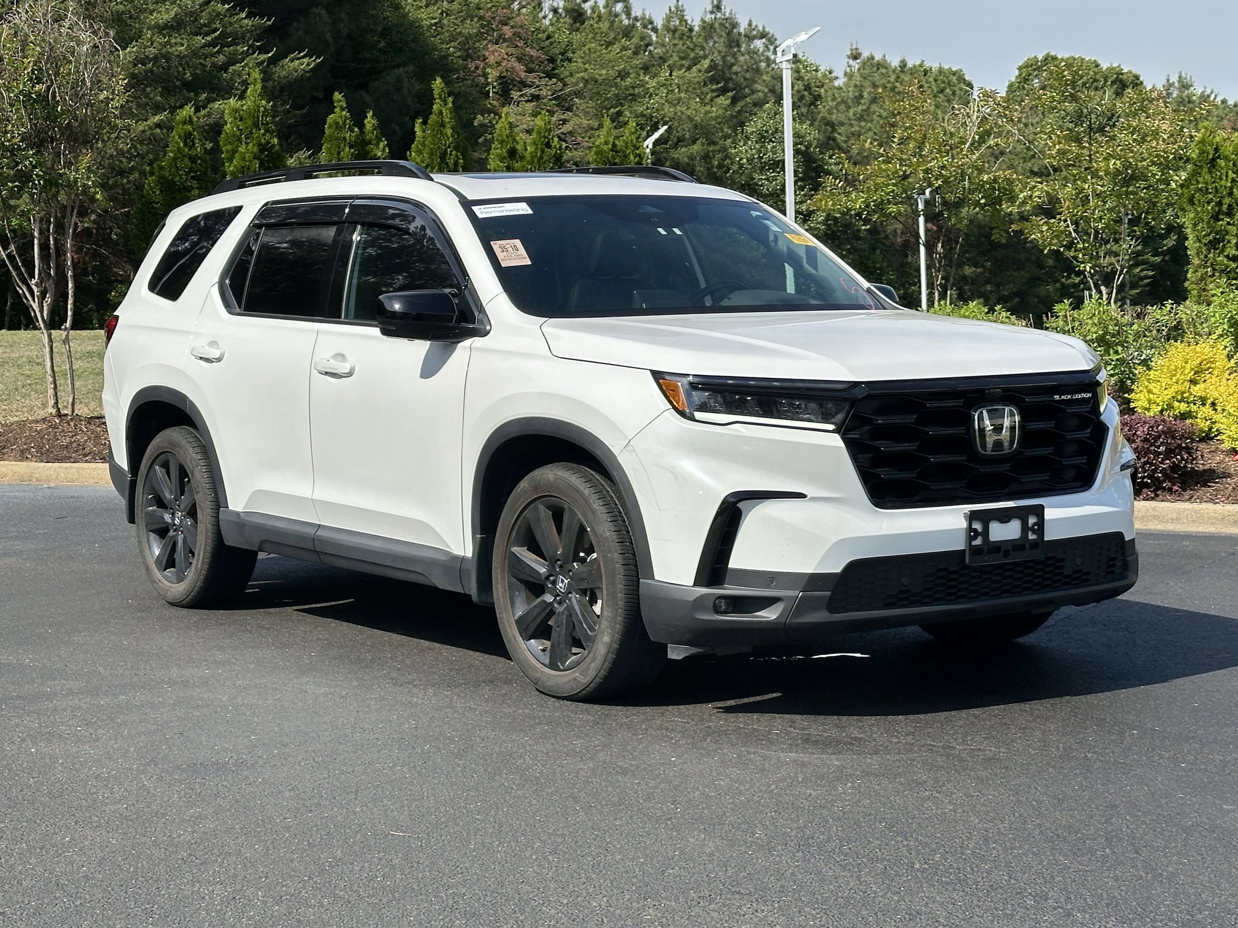 2025 Honda Pilot Black Edition AWD photo 2