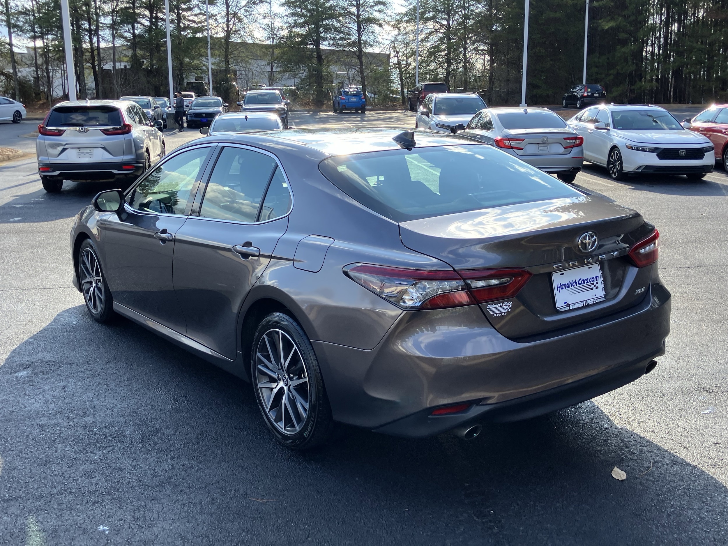2023 Toyota Camry XLE V6 Auto photo 3